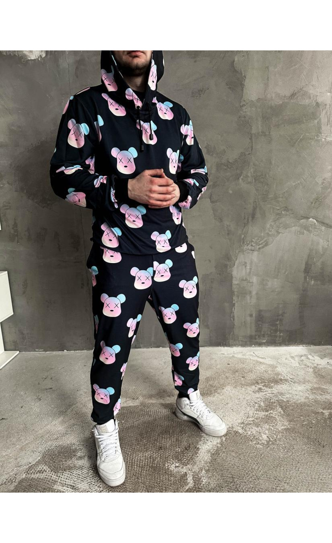 Стильний чоловічий костюм з принтом