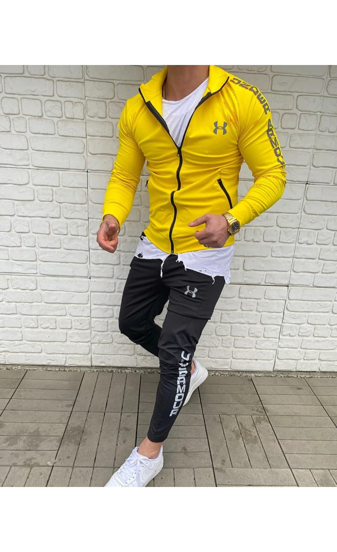 Жовтий спортивний костюм under armour