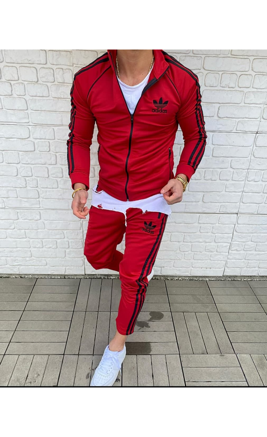 Стильний спортивний костюм adidas