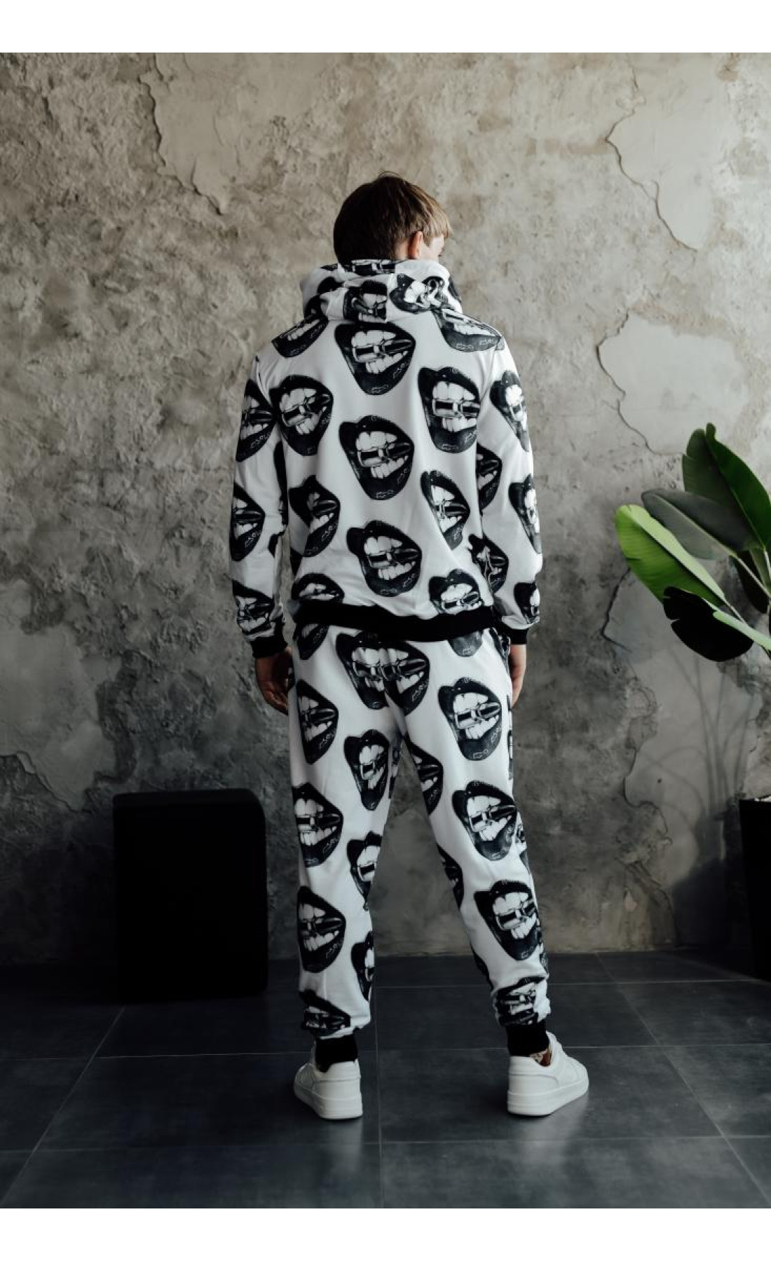 Стильний чоловічий костюм