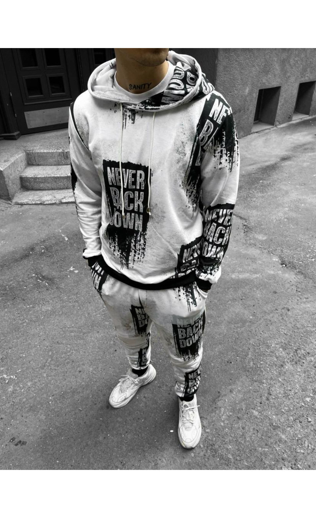 Стильний чоловічий білий спортивний костюм з написами