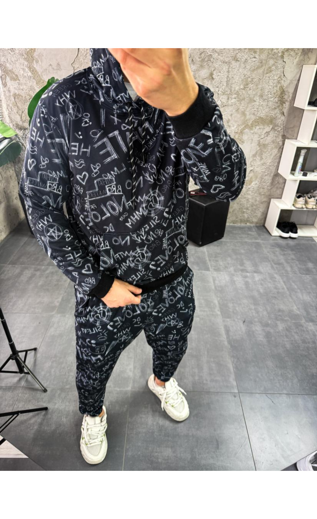 Стильний спортивний костюм