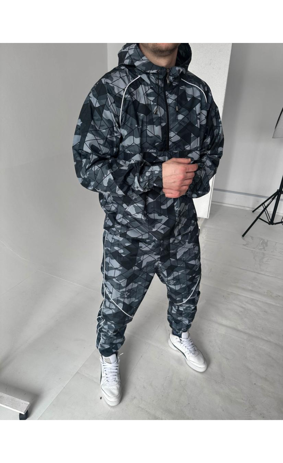 Сірий спортивний костюм з плащівки анорак штани