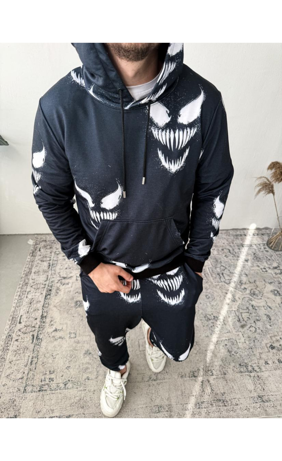 Чорний спортивний костюм з веномом худі штани