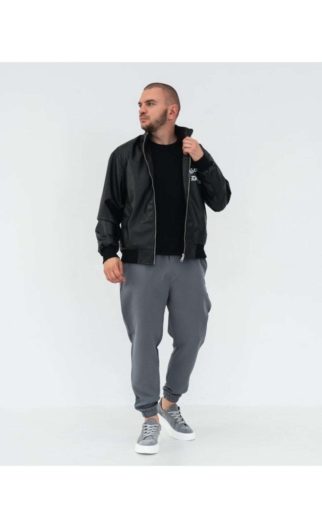 Чоловіча шкіряна куртка з екошкіри чорного кольору