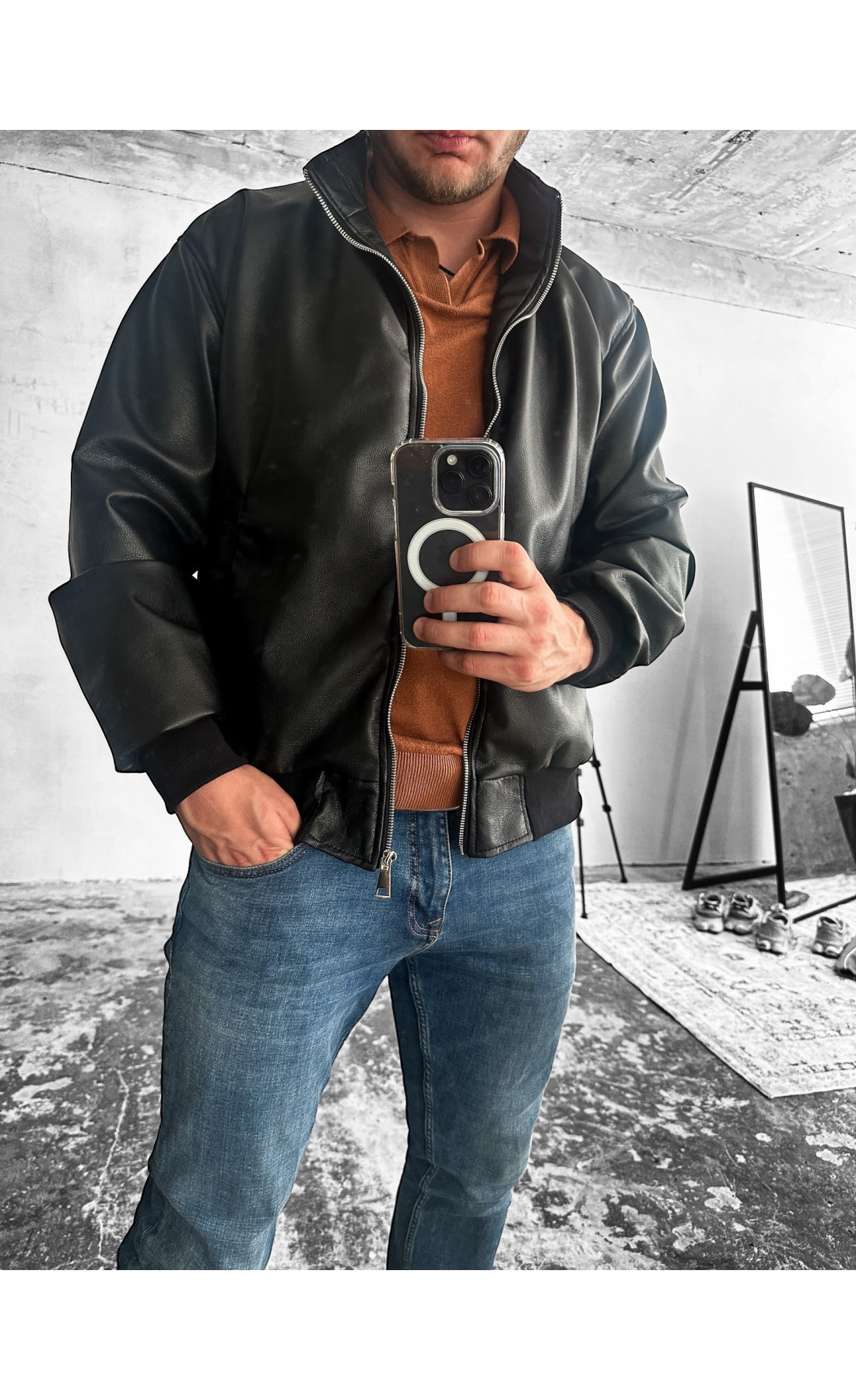 Шкіряна куртка чоловіча чорного кольору сезон осінь весна