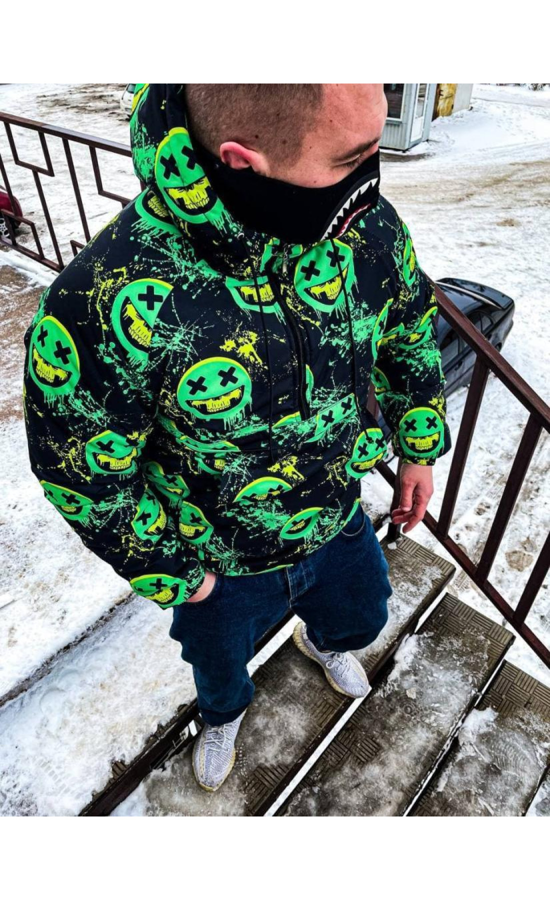 Чорний принтований утеплений анорак з капюшоном