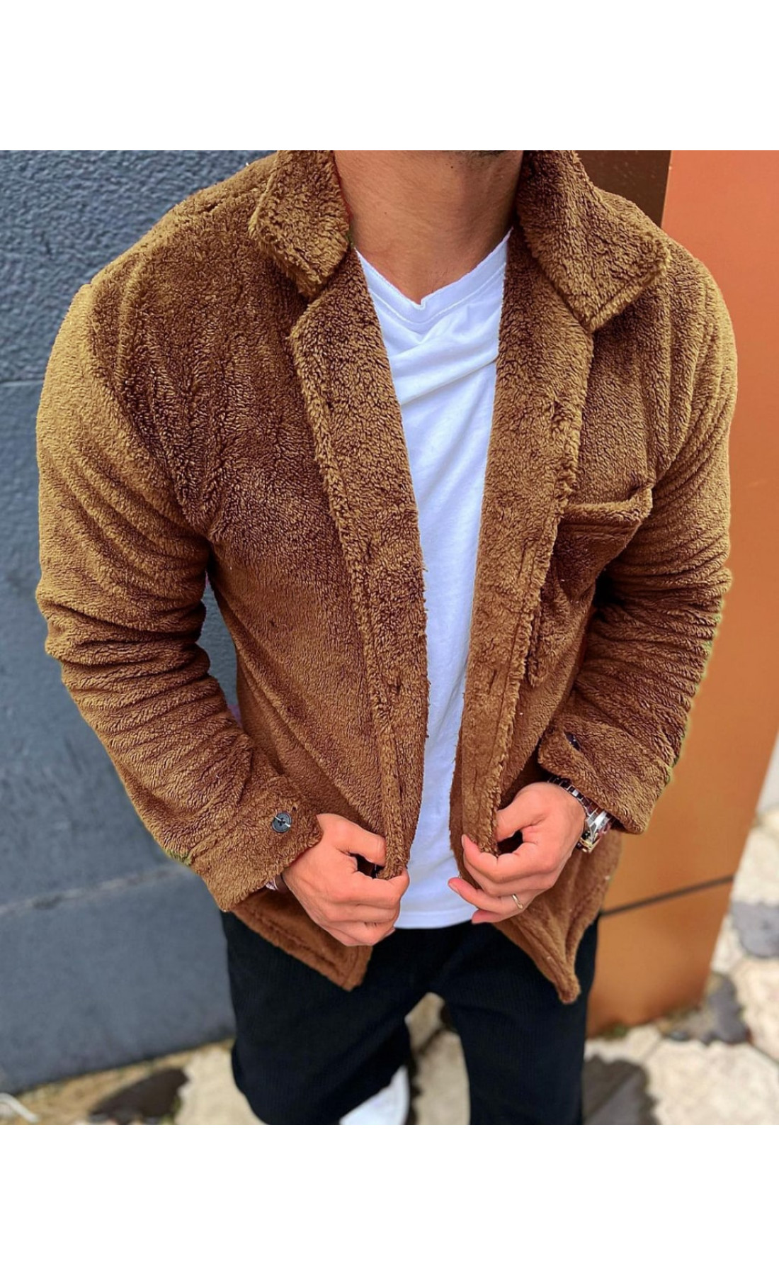 Весняна чоловіча сорочка коричневого кольору