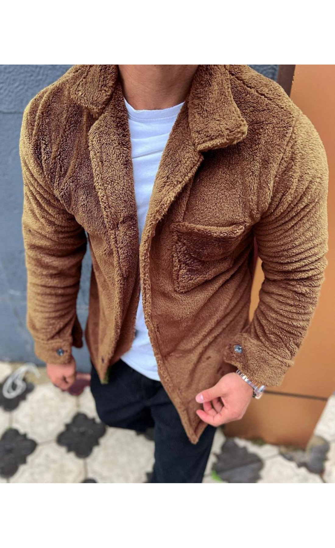 Весняна чоловіча сорочка коричневого кольору