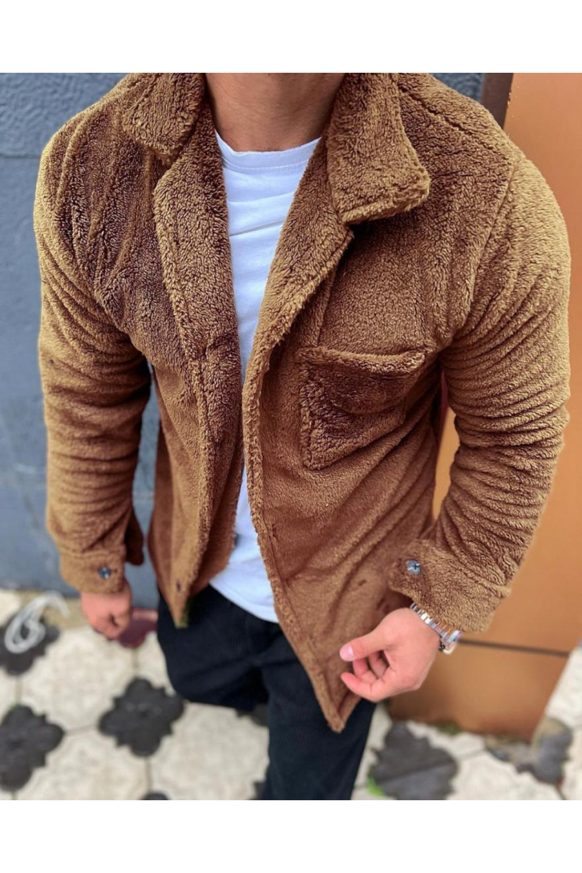 Весняна чоловіча сорочка коричневого кольору