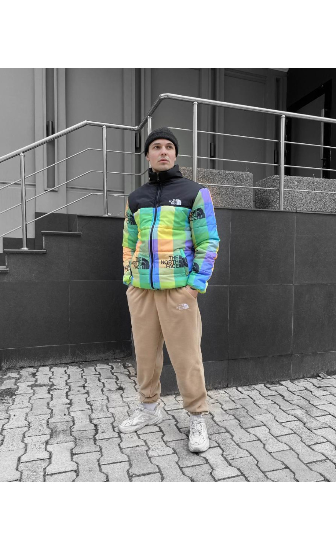 Різнобарвна тепла куртка the north face