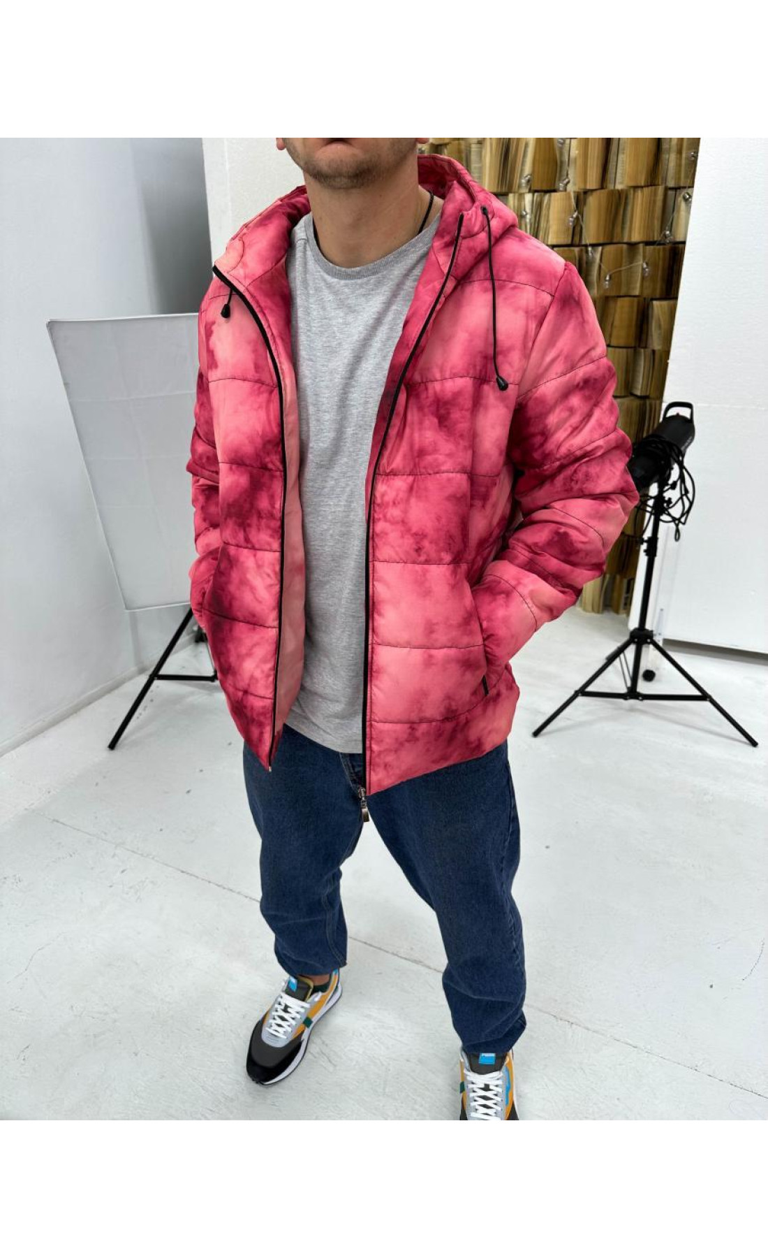 Рожева чоловіча демісезонна куртка з капюшоном