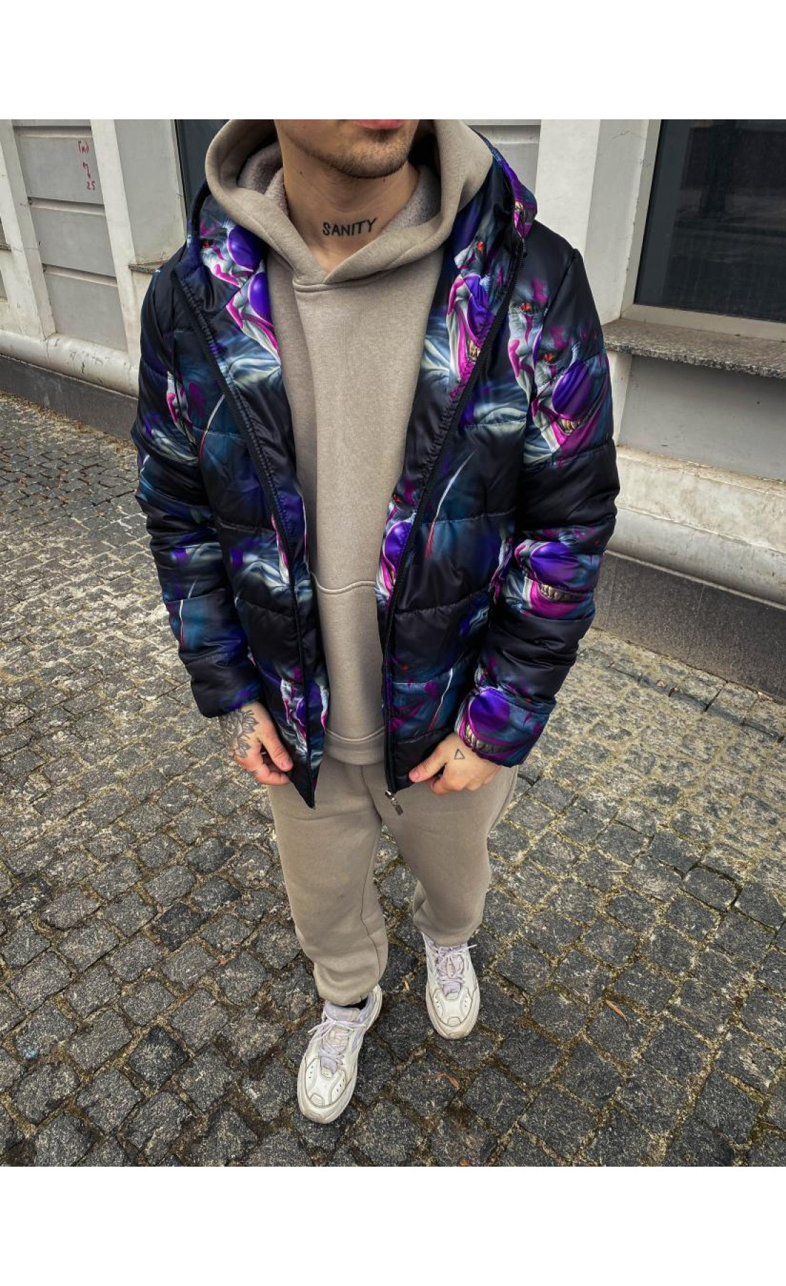 Чорна куртка чоловіча з капюшоном