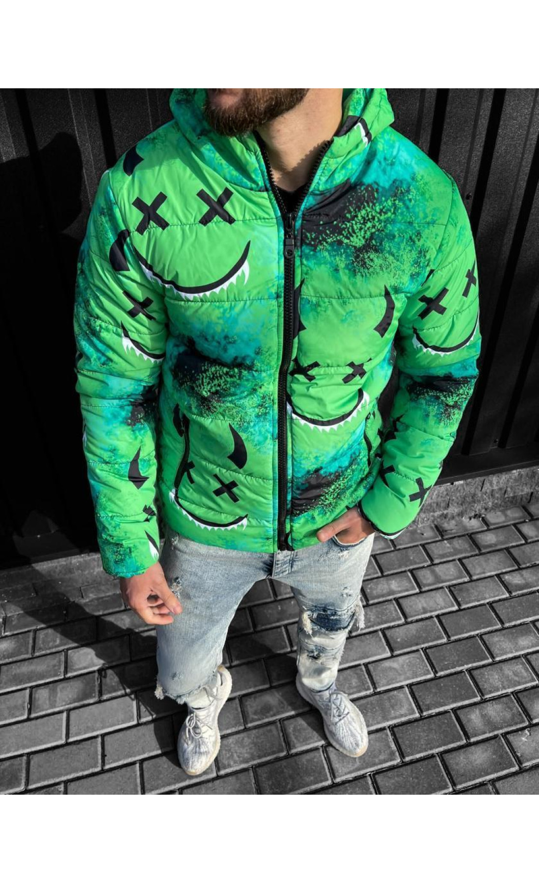 Зелена чоловіча куртка з принтом смайлика