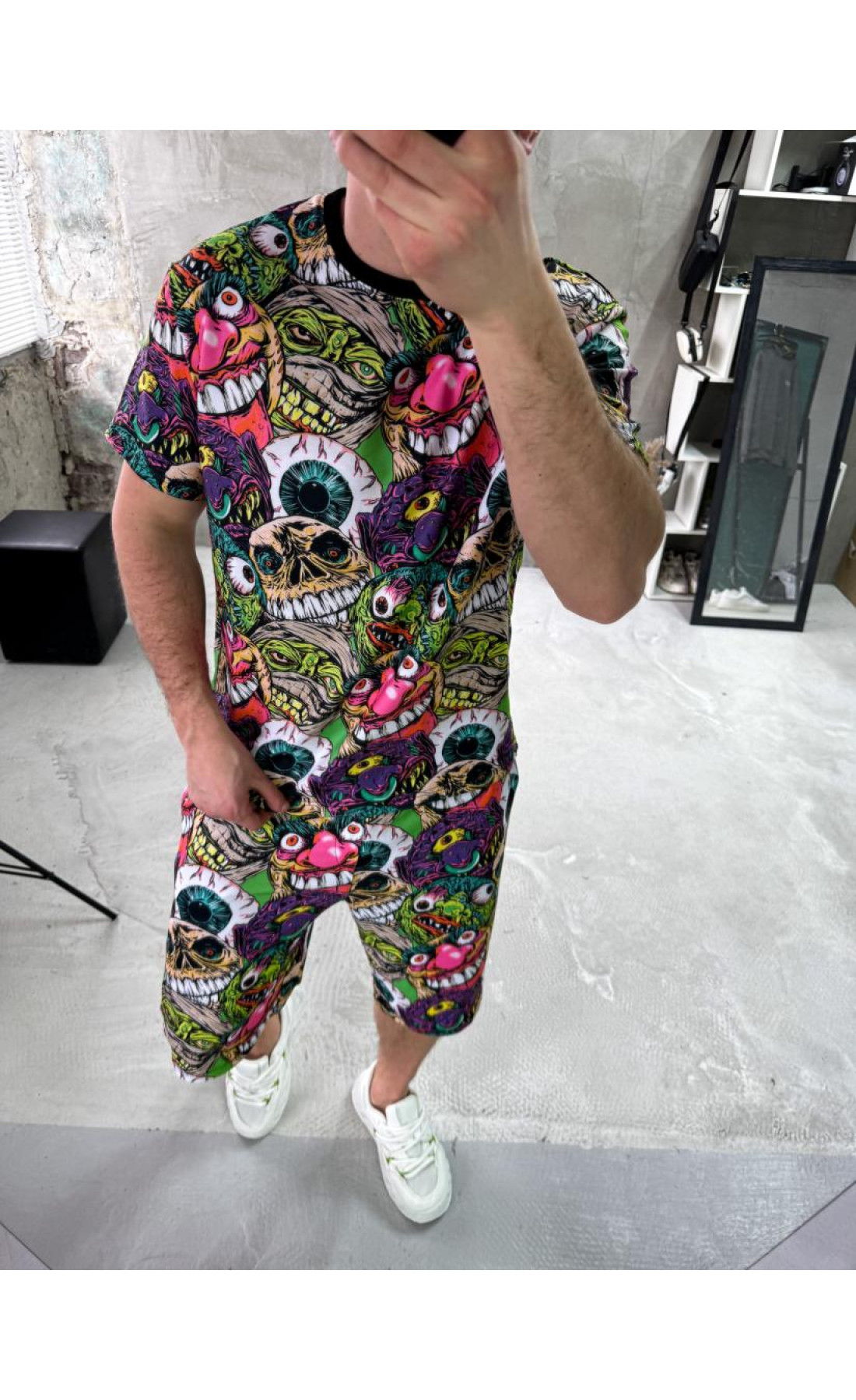 Різнокольоровий чоловічий легкий літній спортивний костюм з яскравим принтом