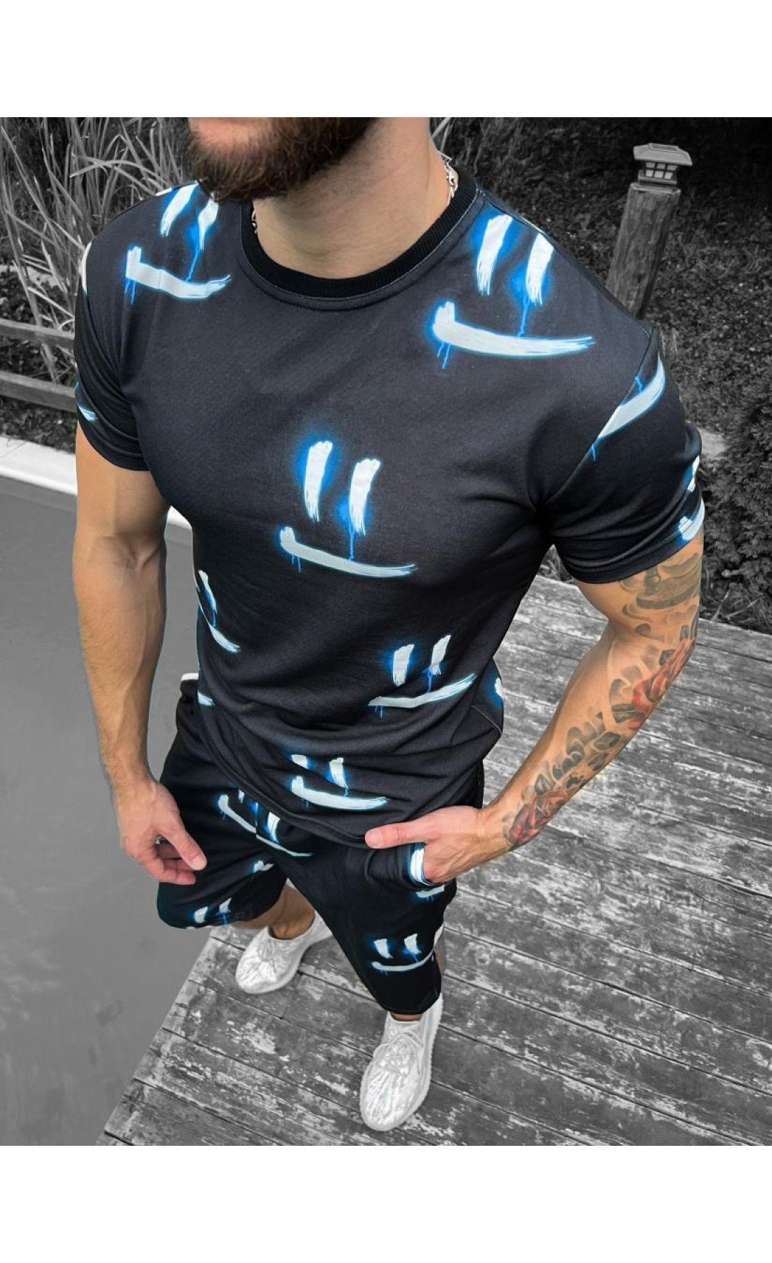 Чоловічий чорний літній модний спортивний костюм з яскравим дизайном