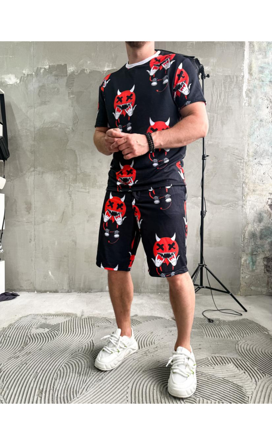 Чорний чоловічий літній зручний спортивний костюм-двійка з модним дизайном