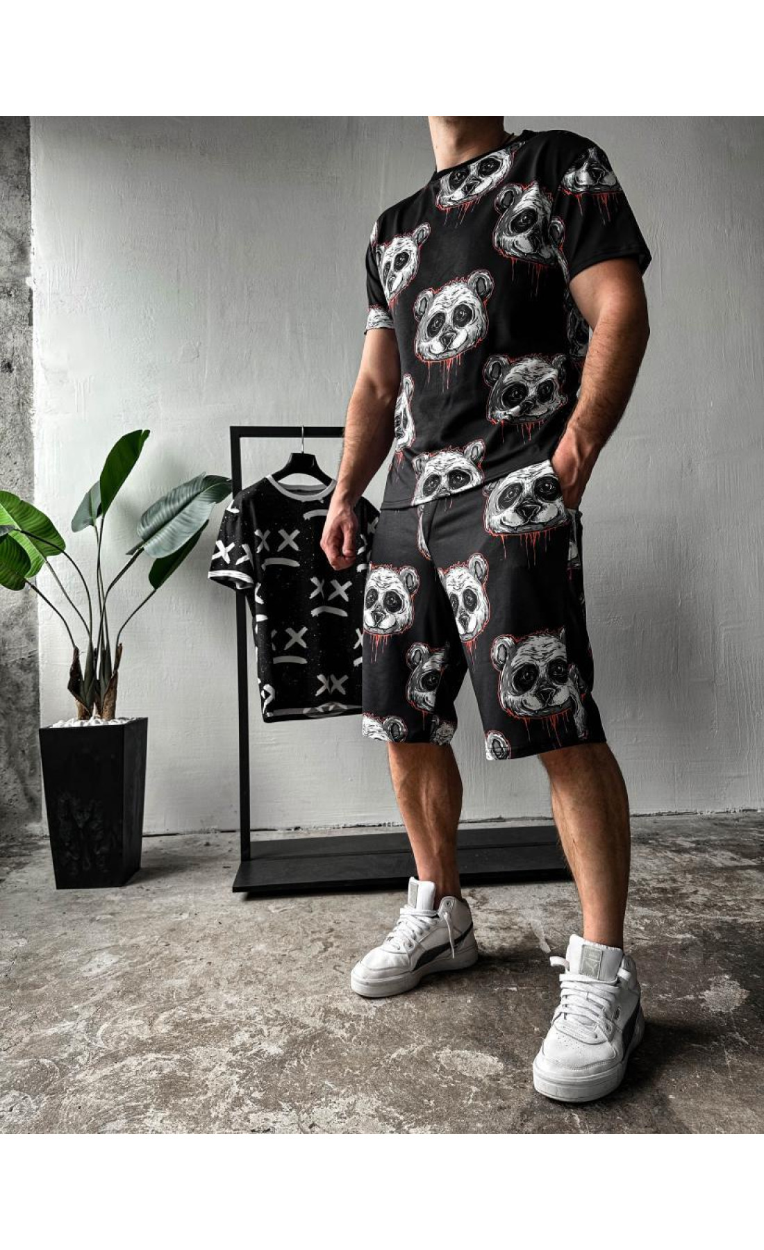 Комфортний чорний чоловічий літній спортивний костюм-двійка з яскравим принтом панди