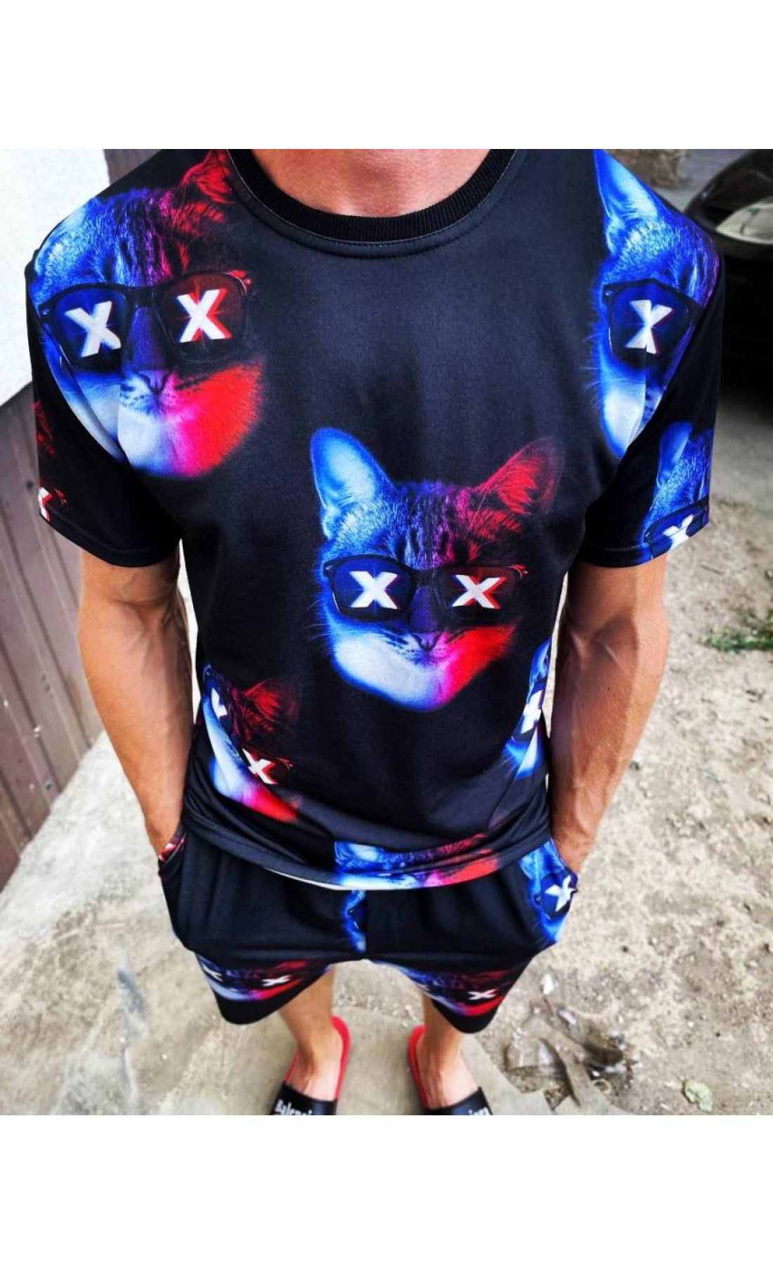 Чорний чоловічий стильний літній спортивний костюм з яскравим принтом