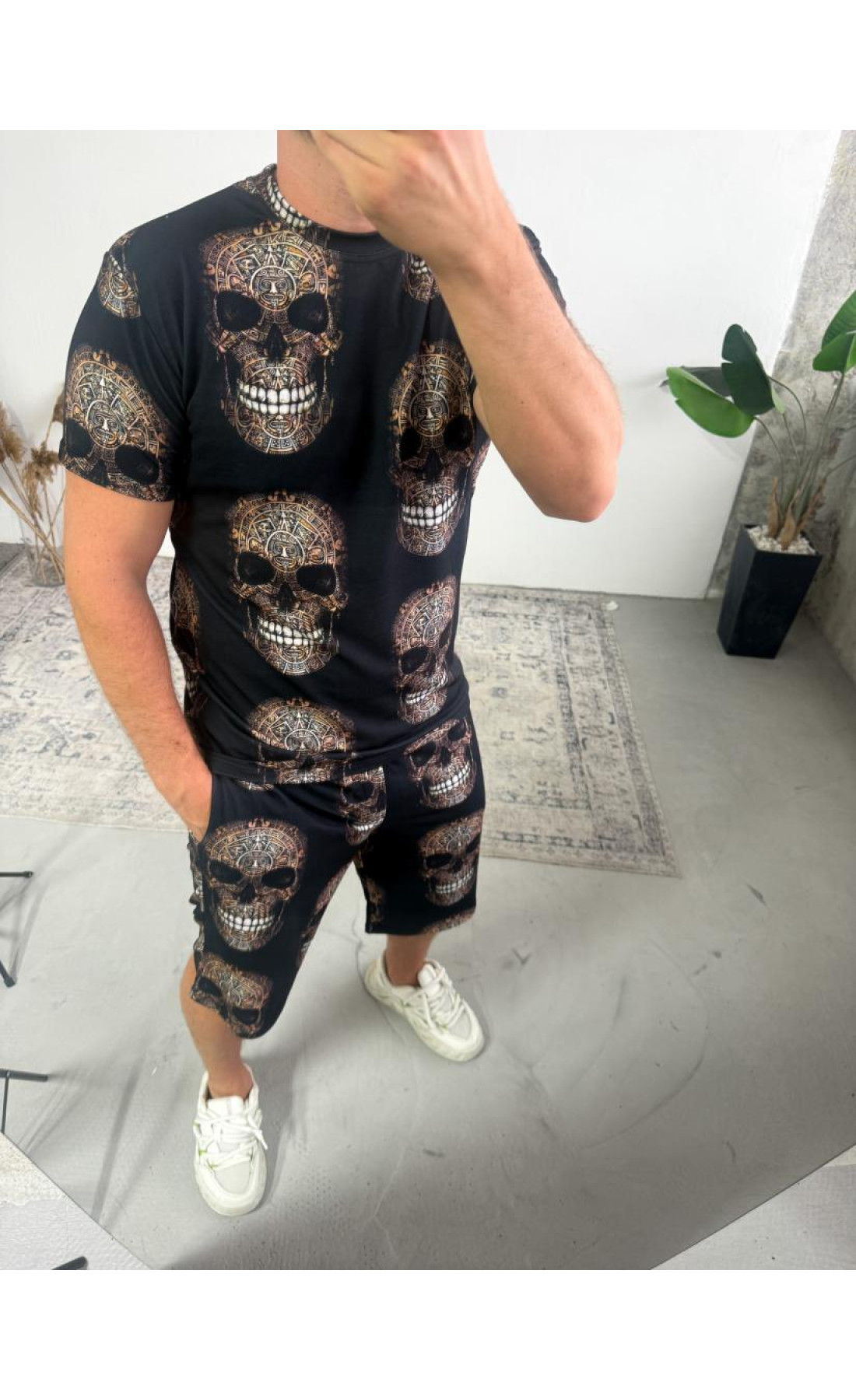 Чорний чоловічий модний літній спортивний костюм-двійка з яскравим принтом черепів
