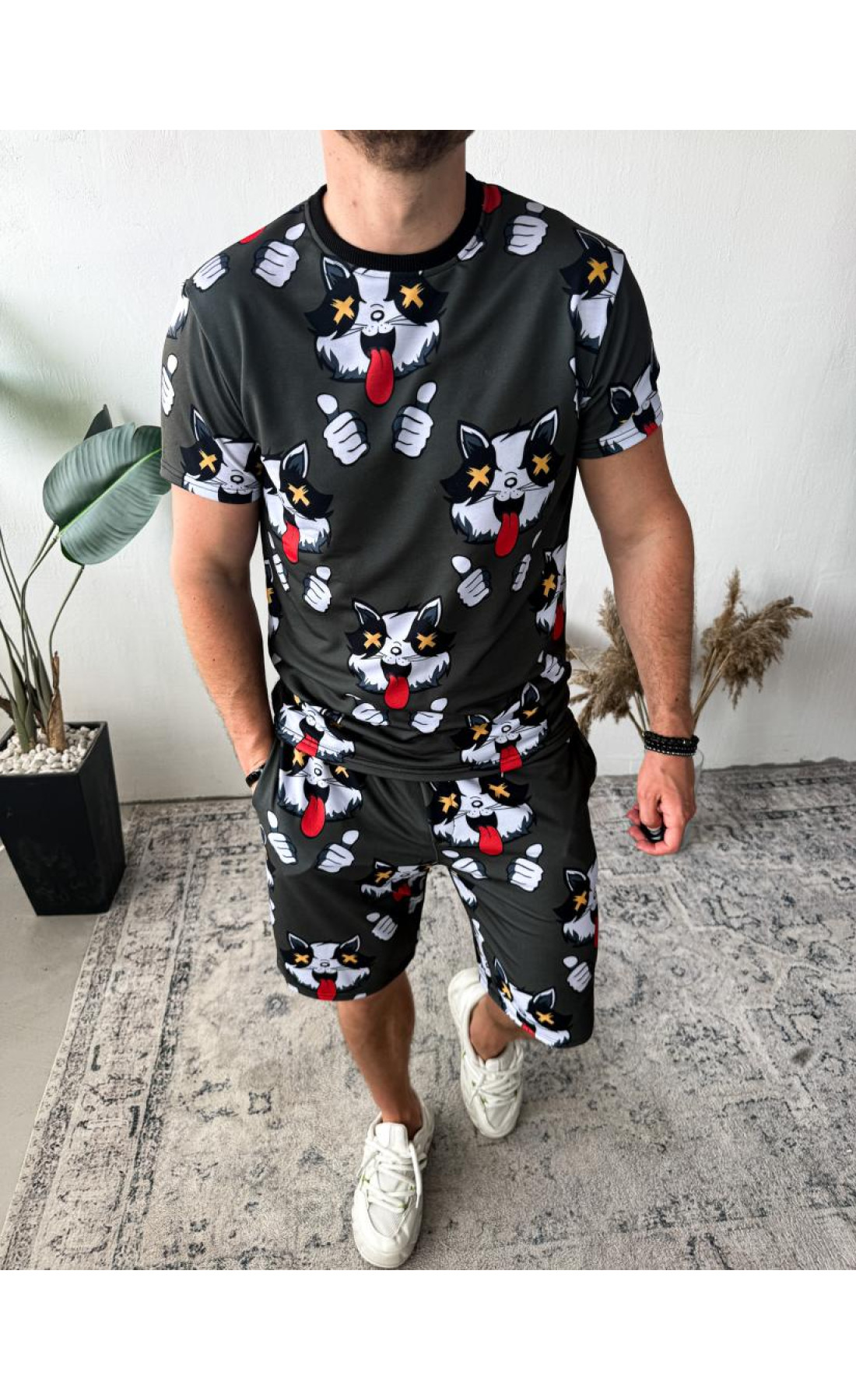 Темно-зелений чоловічий літній легкий спортивний костюм з яскравим принтом