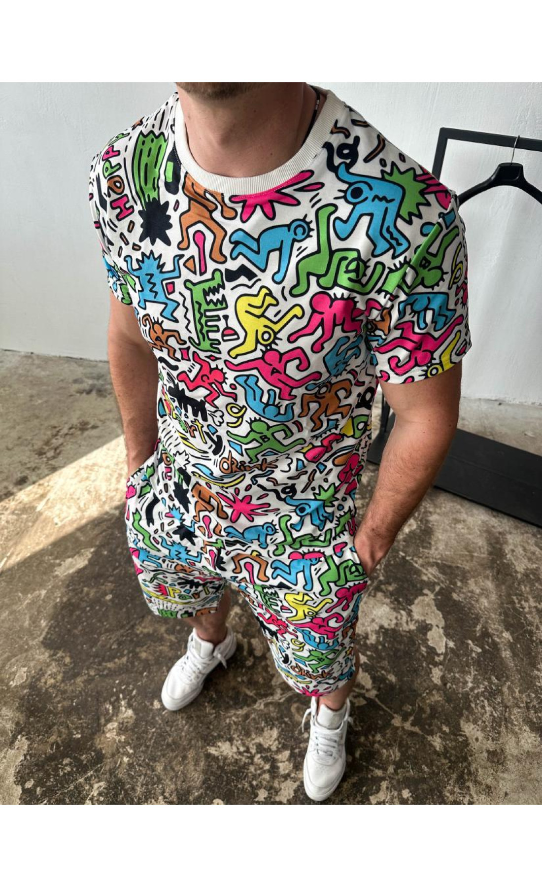 Білий чоловічий комфортний літній спортивний костюм-двійка з трендовим принтом