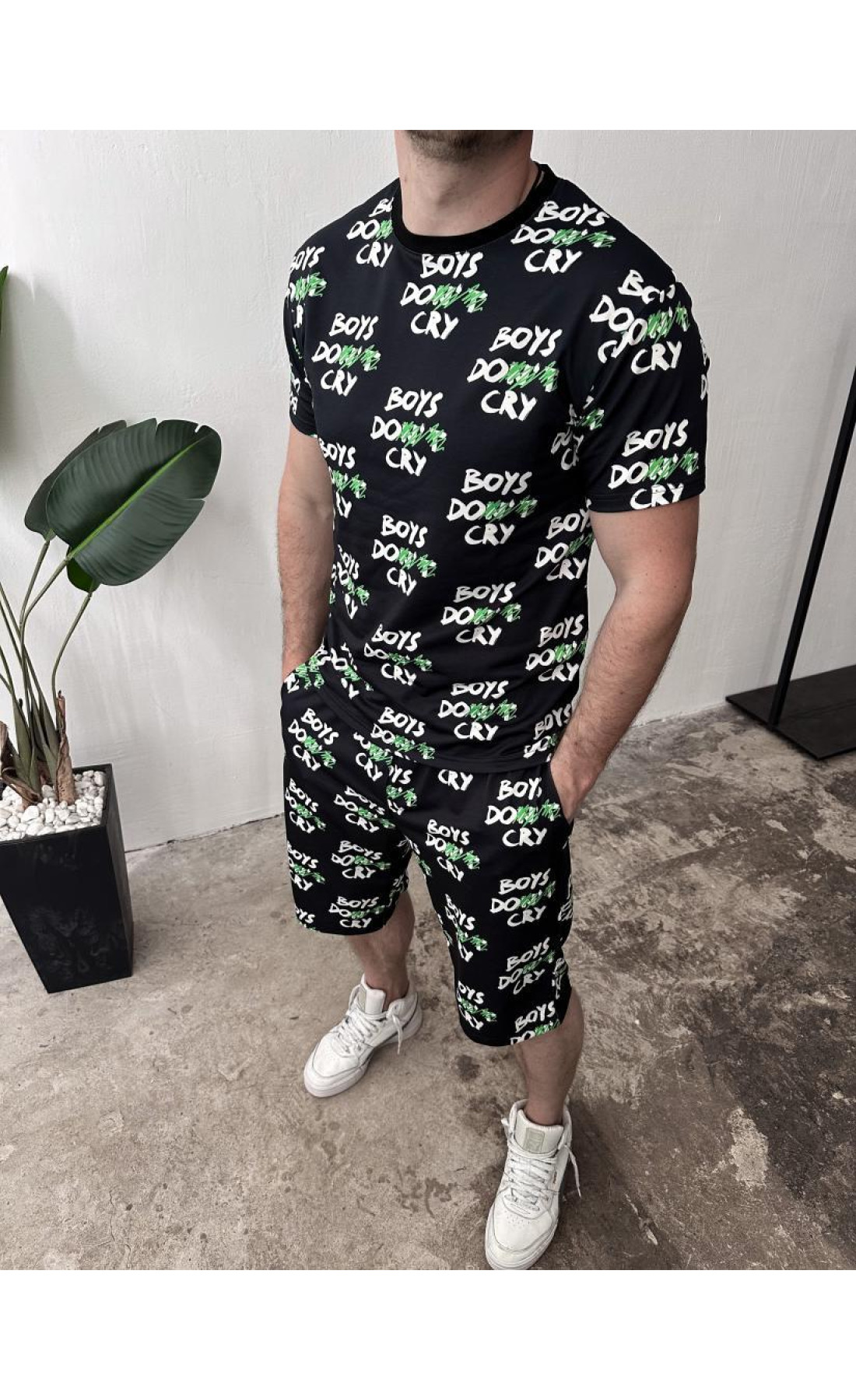 Чорний чоловічий трендовий літній спортивний костюм з модними написами