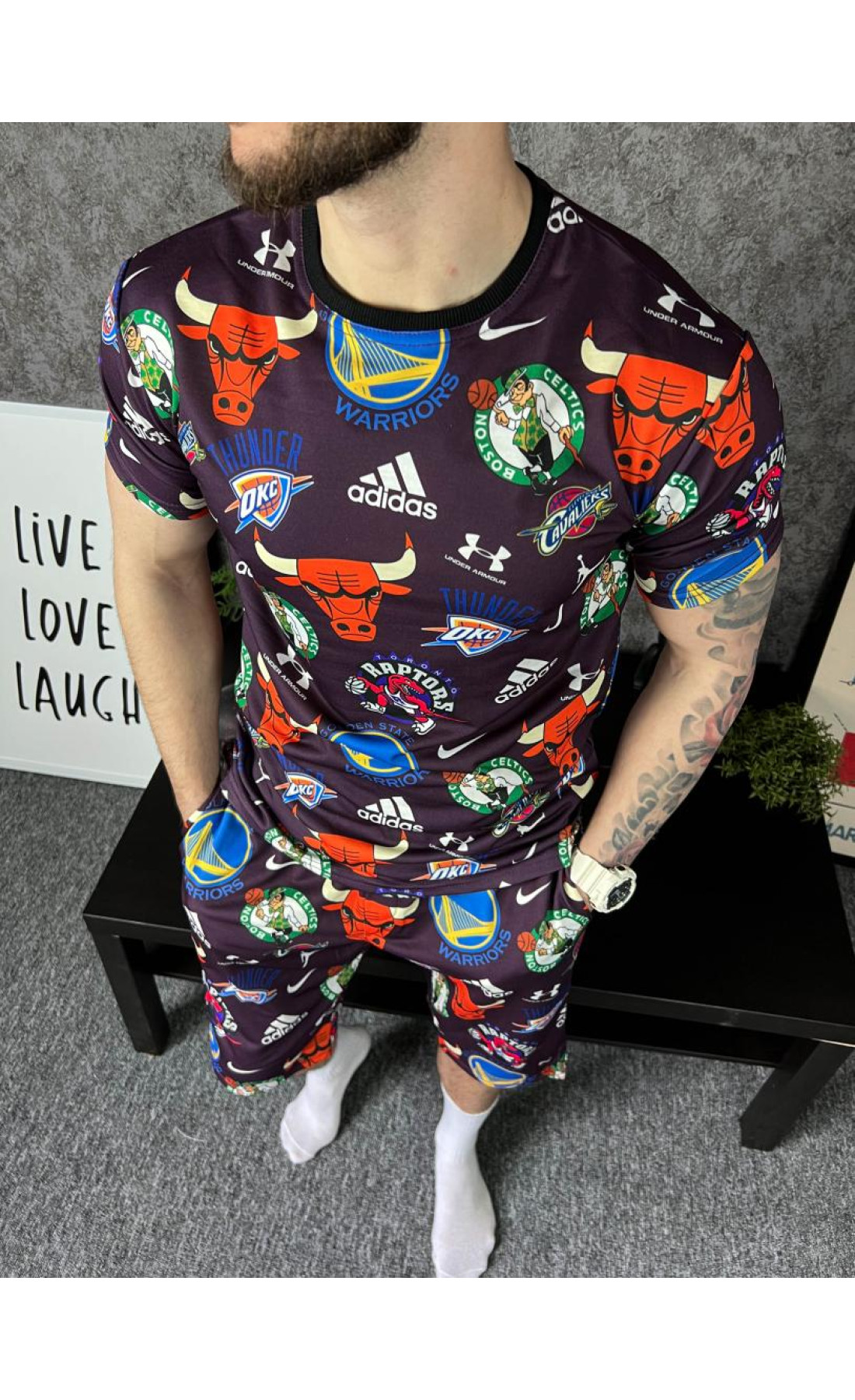 Фіолетовий чоловічий літній стильний спортивний костюм з яскравим дизайном