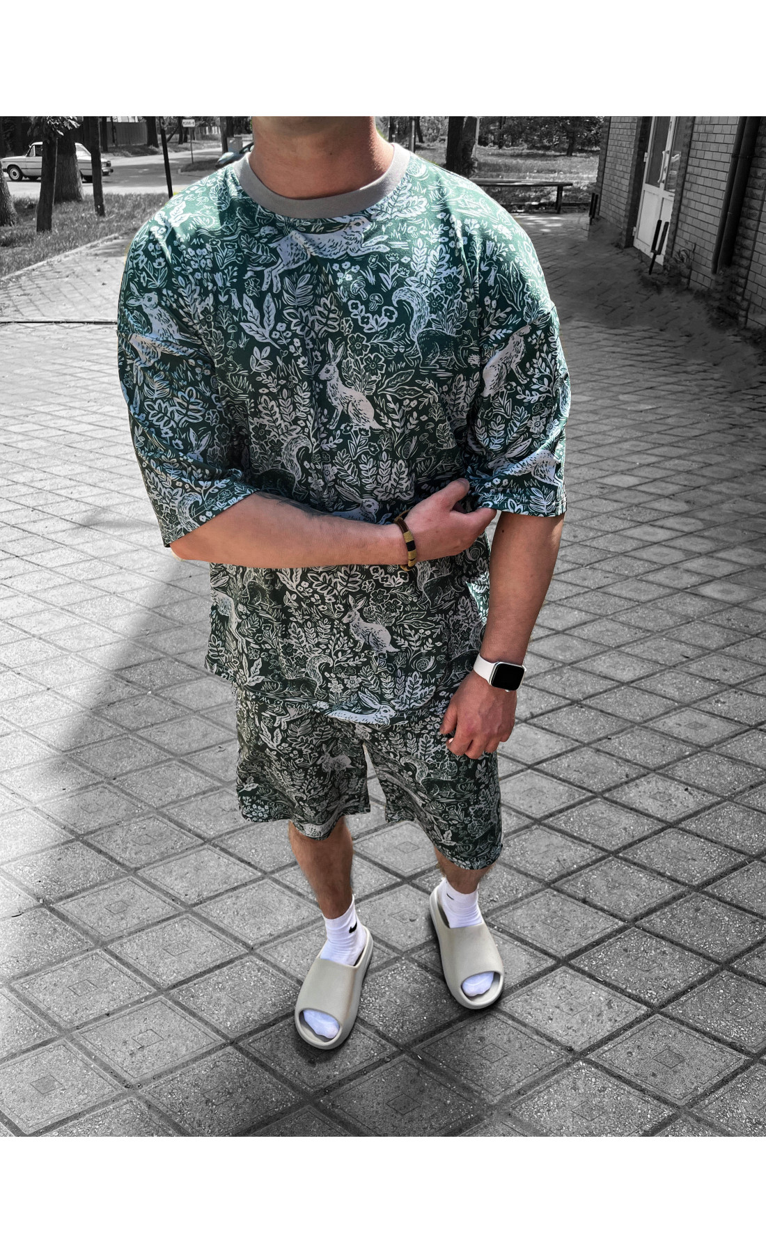 Принтований чоловічий спортивний костюм зеленого кольору