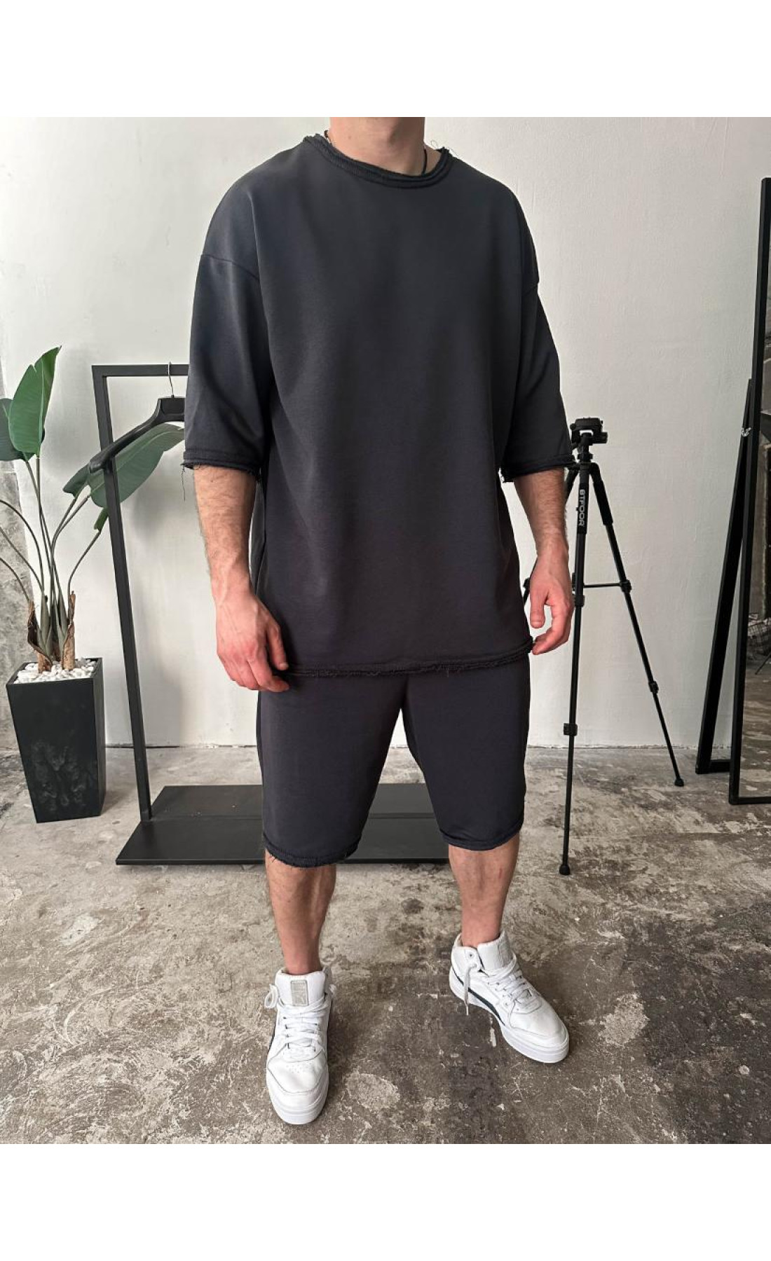 Чоловічий графітовий однотонний зручний літній спортивний костюм-двійка