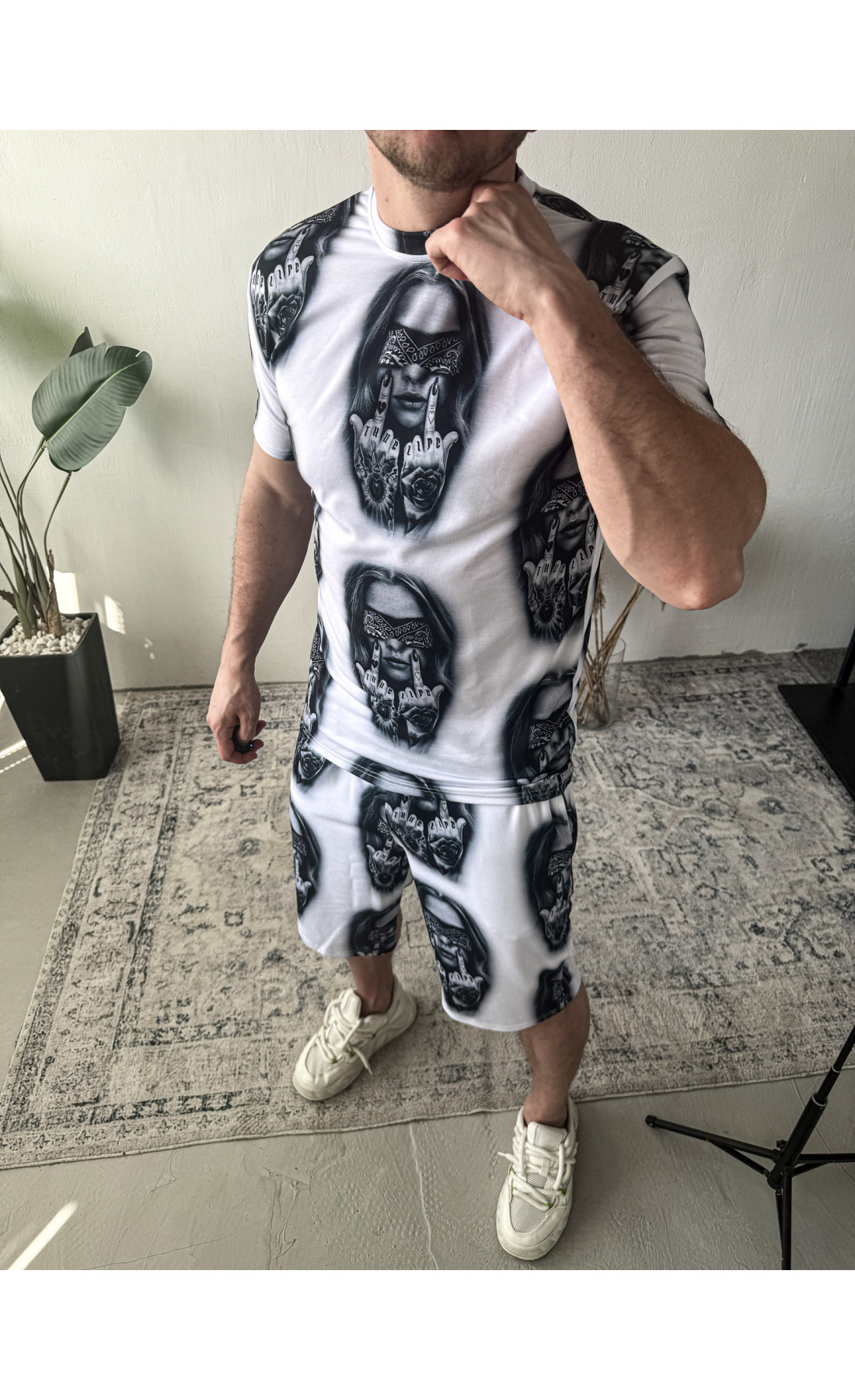 Комплект чоловічий футболка шорти стильний білого кольору легкий літо