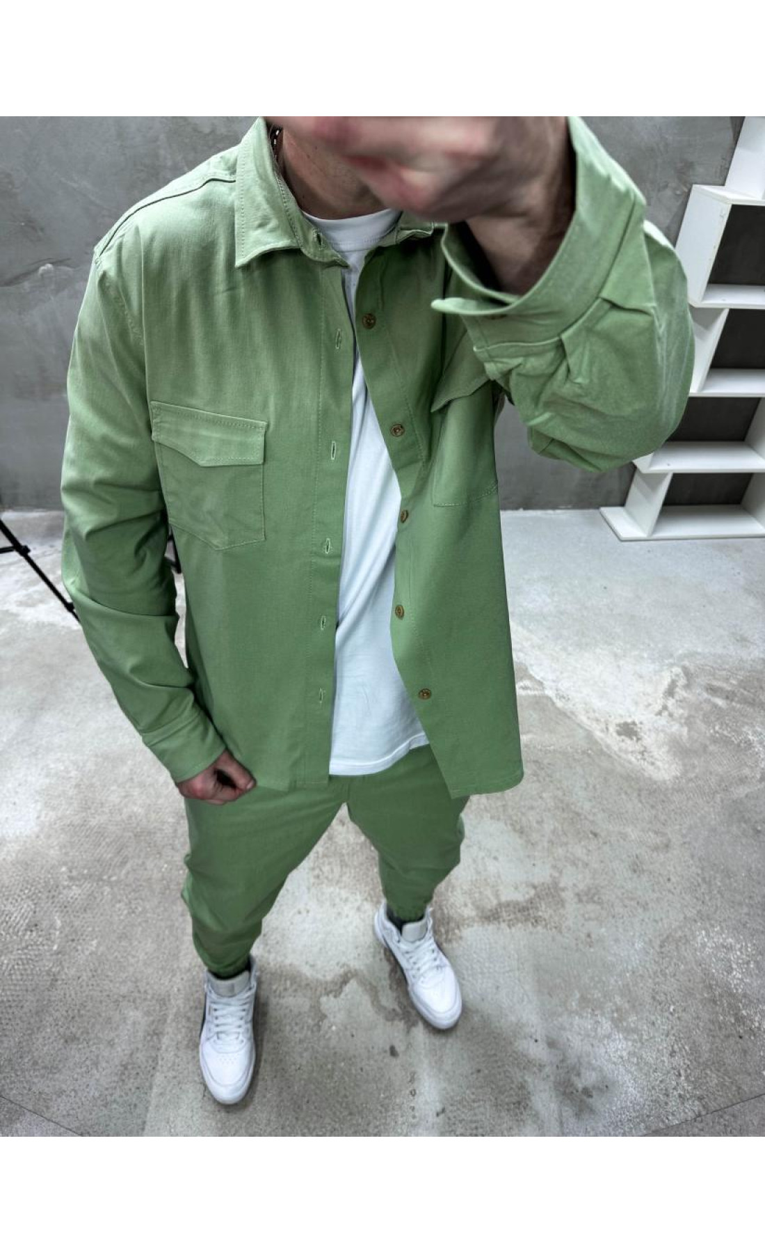 Зелений чоловічий класичний костюм