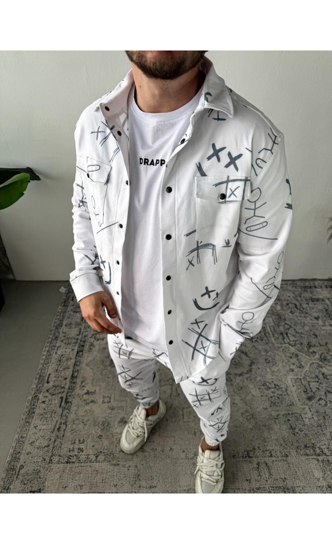 Принтований білий котоновий чоловічий костюм сорочка штани