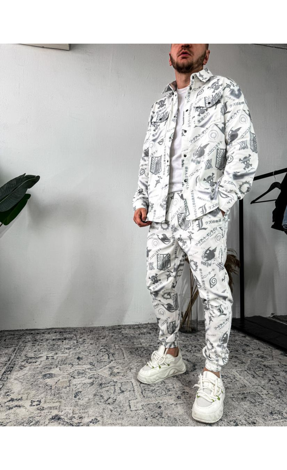 Принтований білий костюм чоловічий сорочка штани