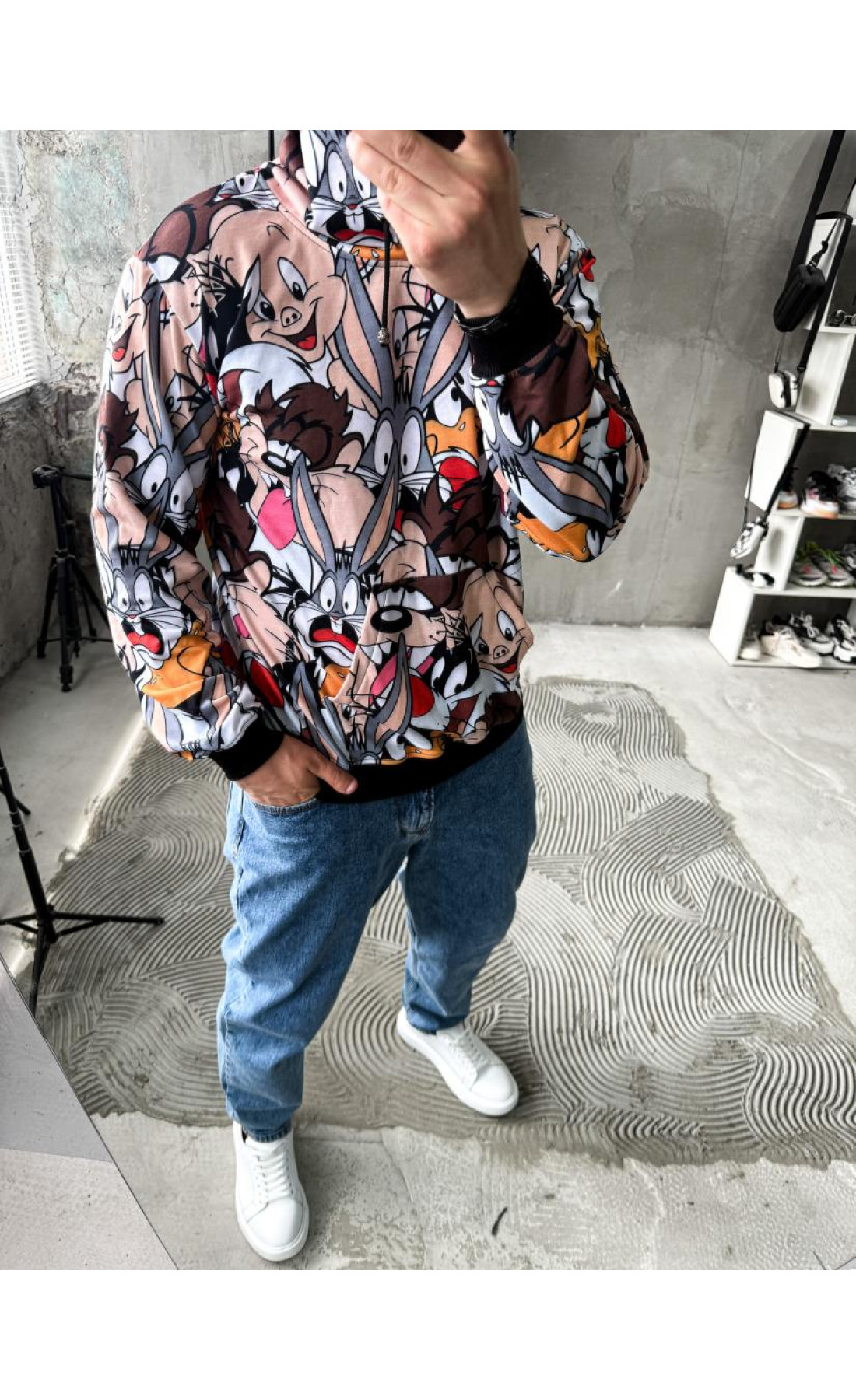 Яскравий різнокольоровий мультяшний худі з капюшоном