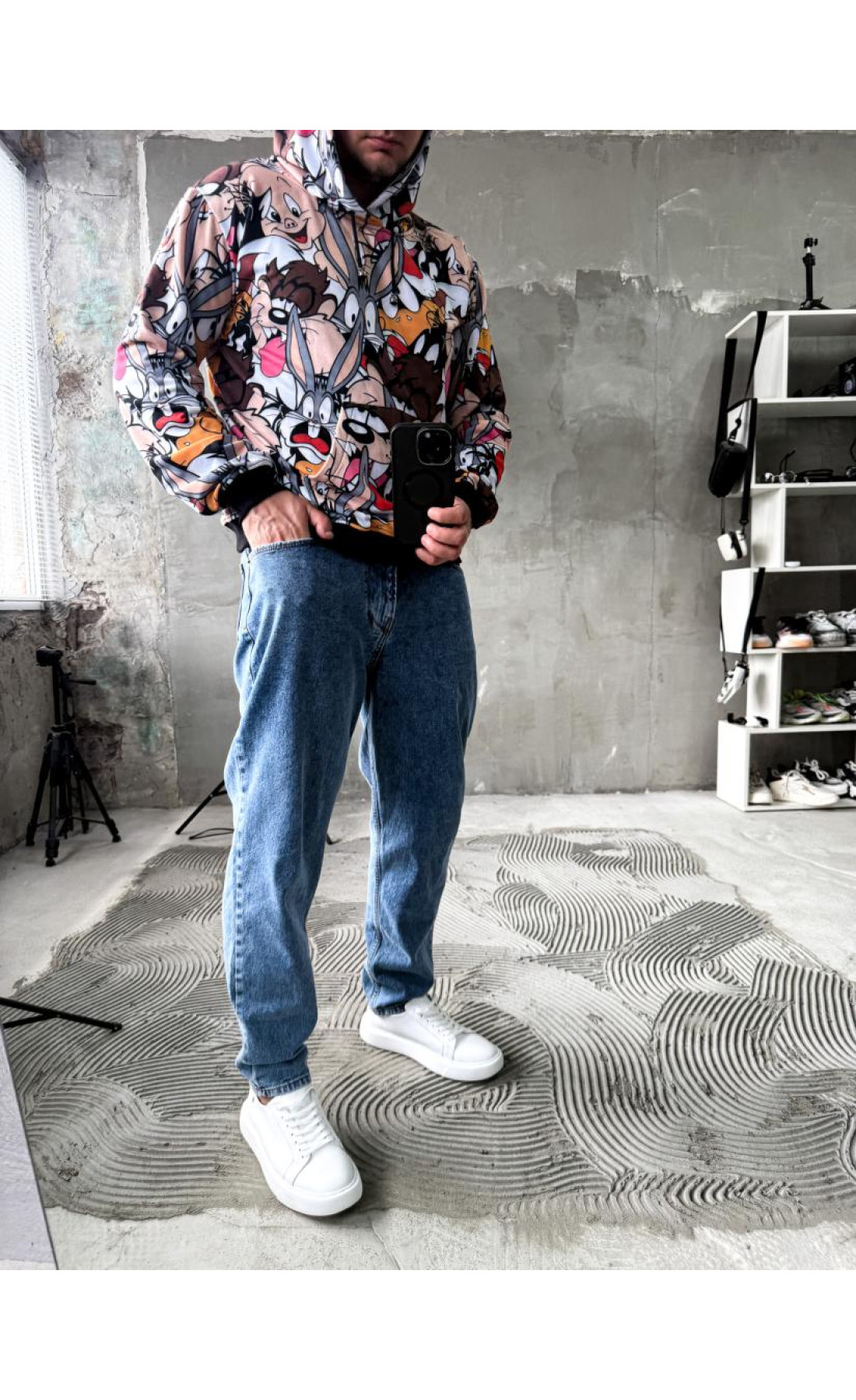 Яскравий різнокольоровий мультяшний худі з капюшоном