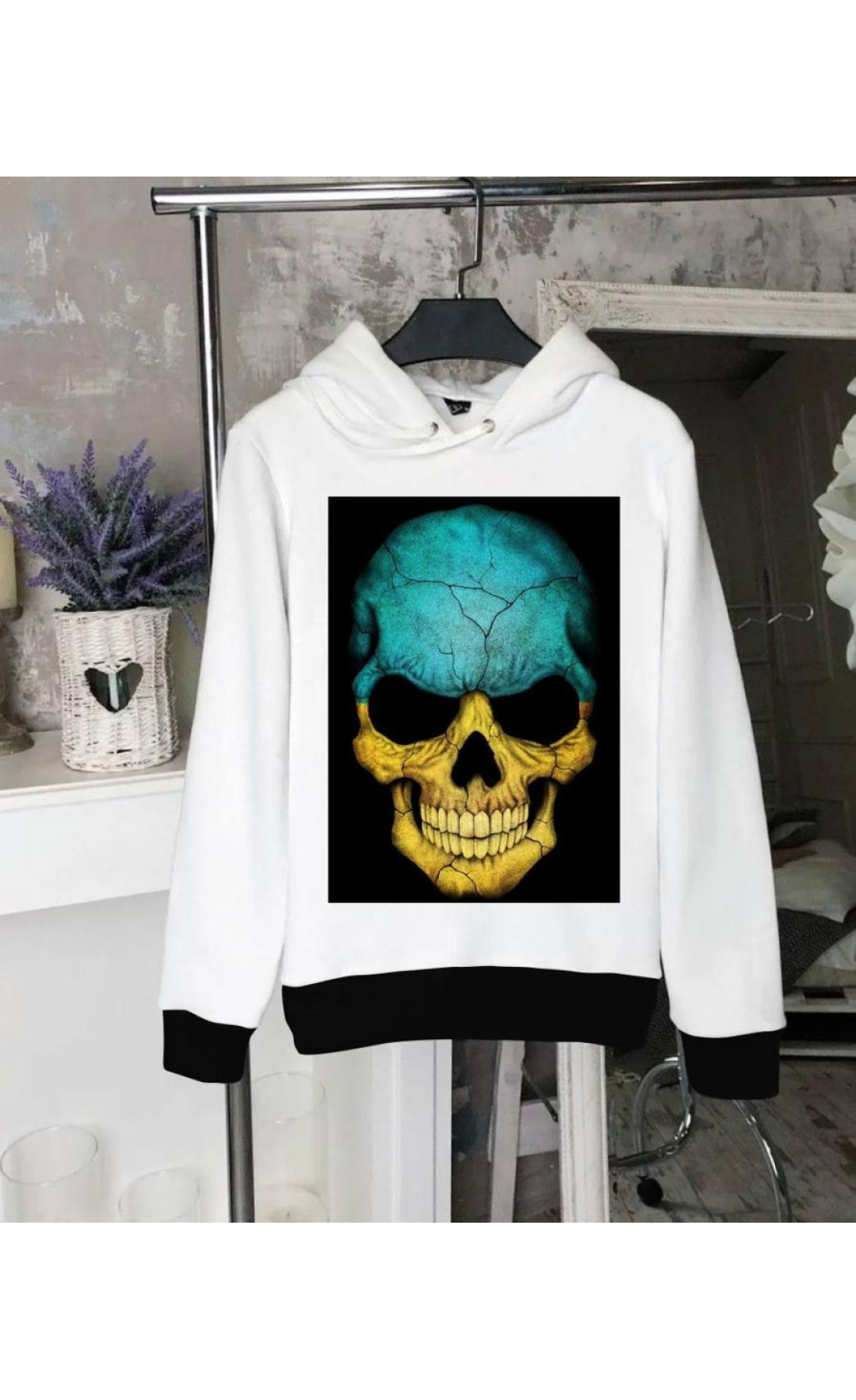 Чоловічий білий худі з принтом черепа