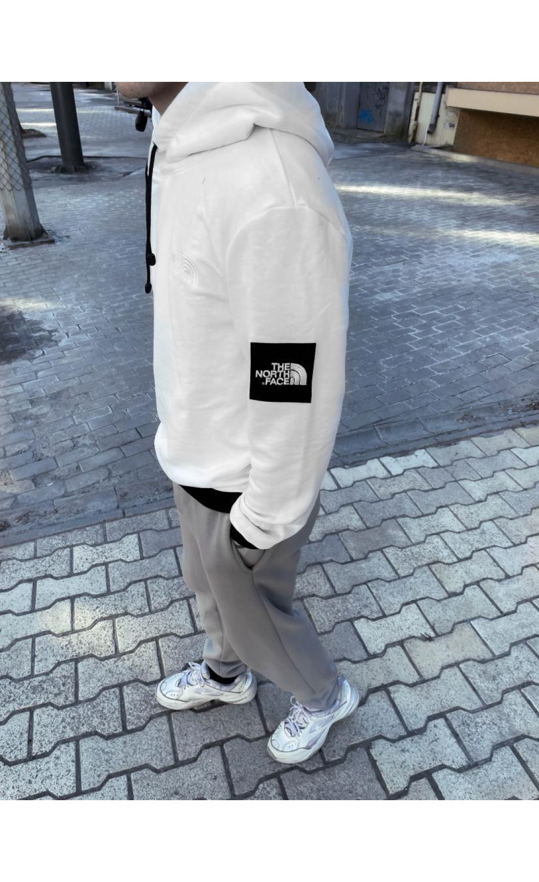 Білий осінній чоловічий худі the north face з капюшоном