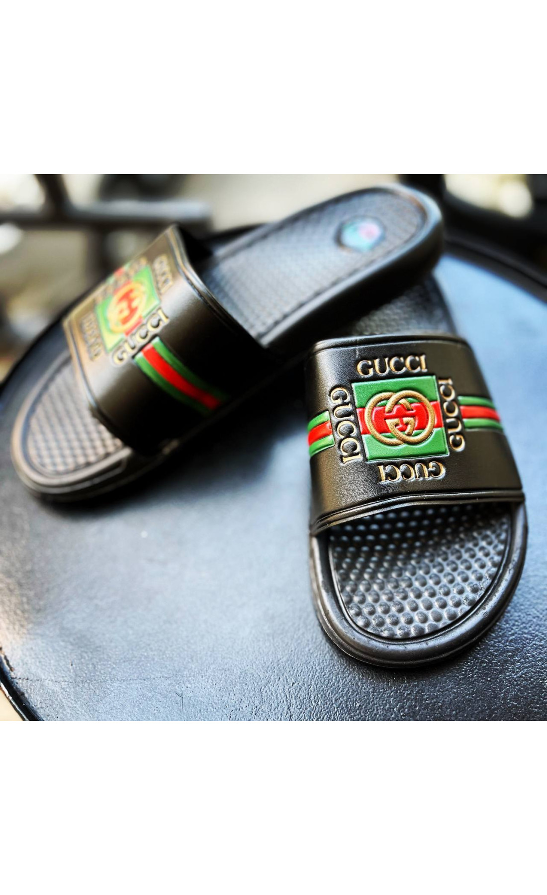 Чорні чоловічі тапки