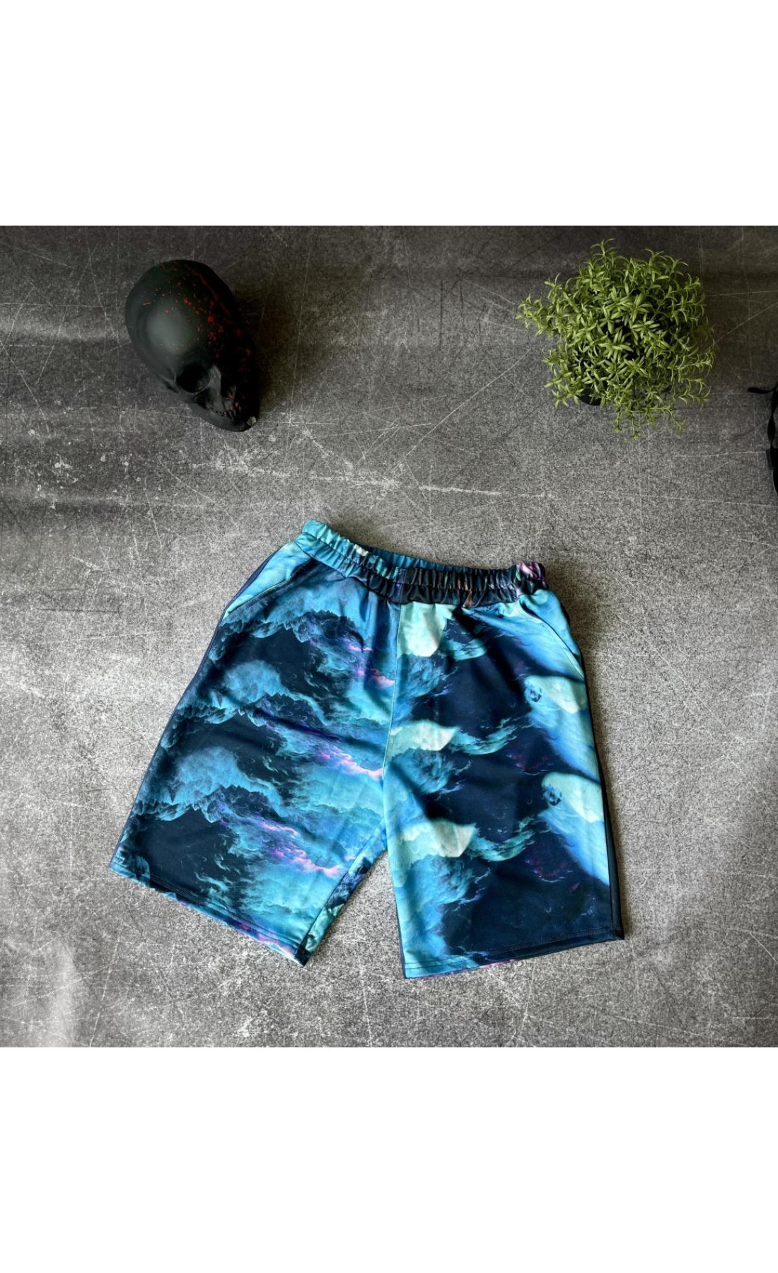 Бірюзові чоловічі шорти з принтом