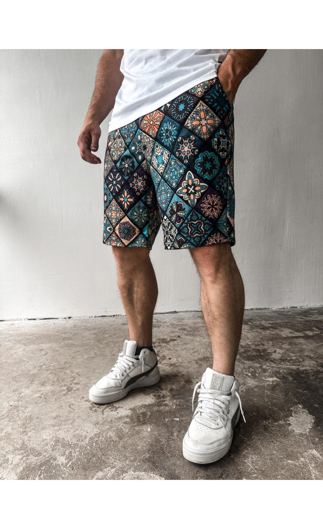 Літні зелені чоловічі шорти з геометричним принтом
