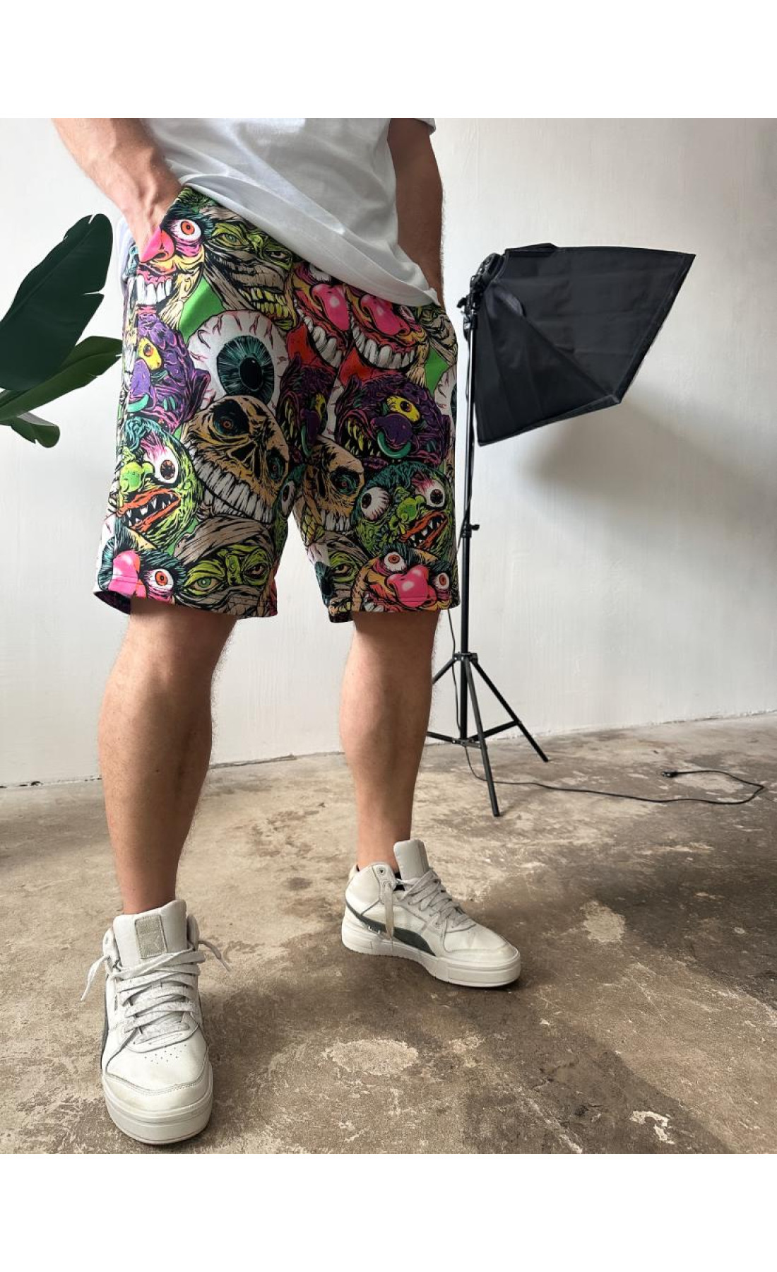 Зручні чоловічі літні трикотажні шорти з яскравим дизайном
