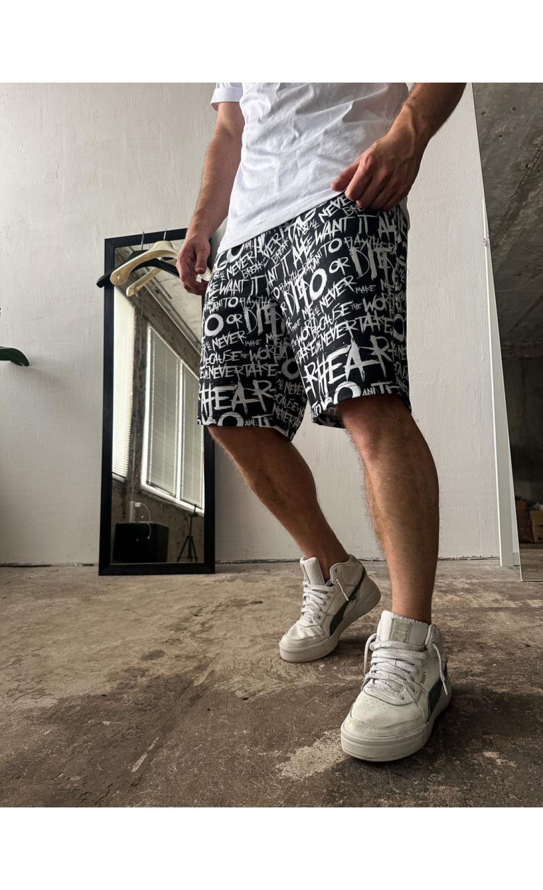 Чорні чоловічі зручні трикотажні шорти зі стильними написами