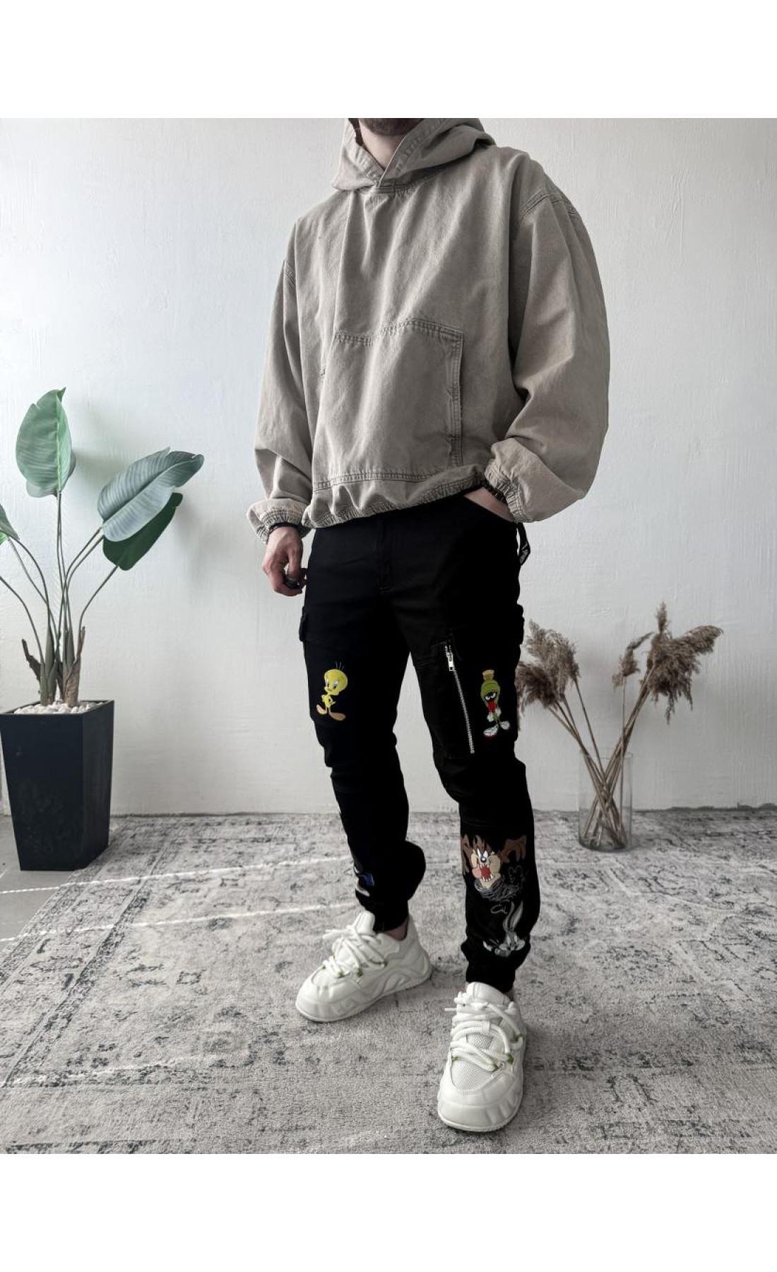 Джинси дтф чоловічі чорного кольору  джогери з принтом