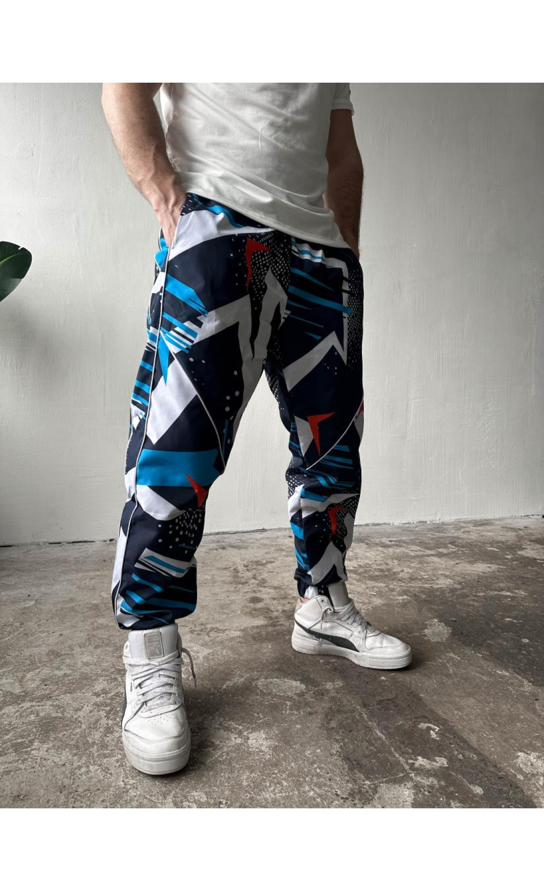 Спортивні штани чоловічі плащівка на підкладці