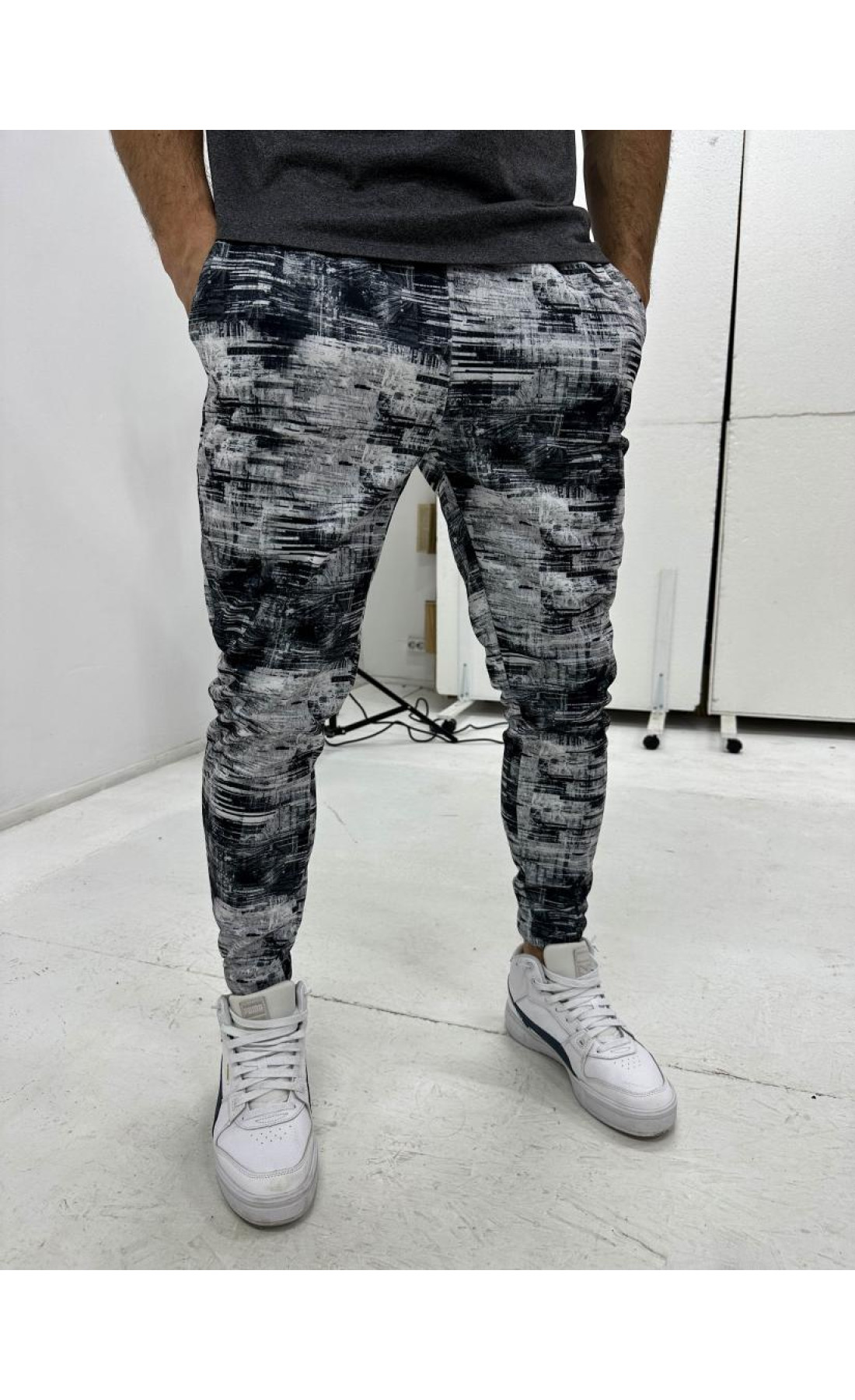 Теплі спортивні штани чоловічі матеріал трьохнитка на флісі