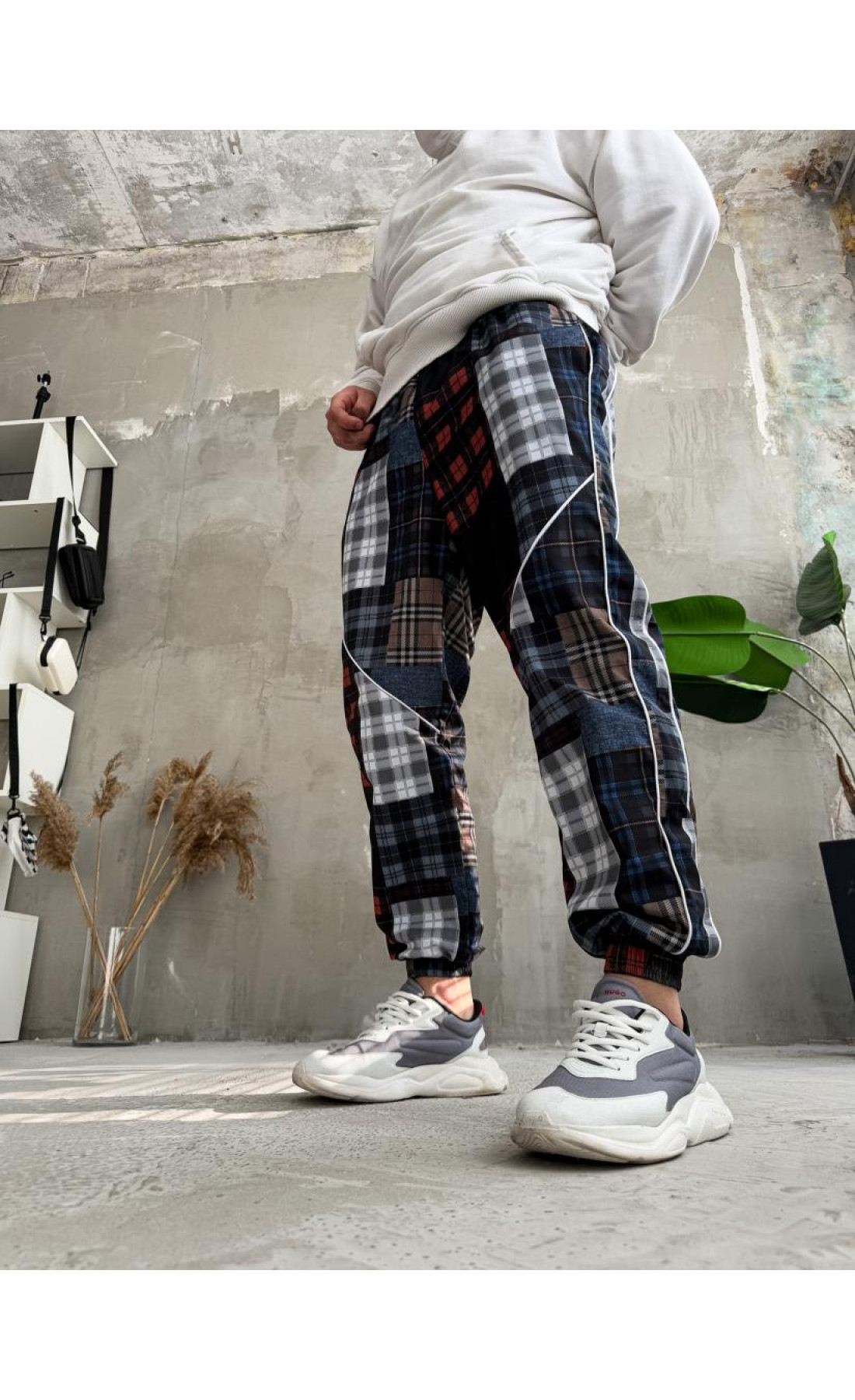 Спортивні штани чоловічі плащівка на манжетах весна літо