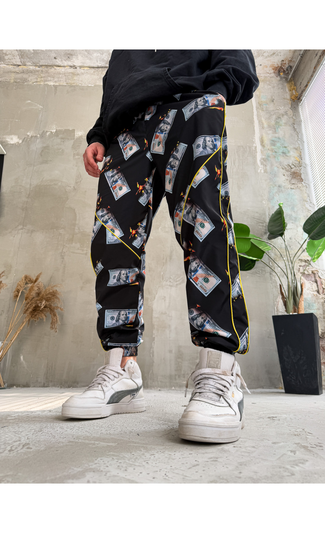 Спортивні штани чоловічі плащівка на манжетах весна літо