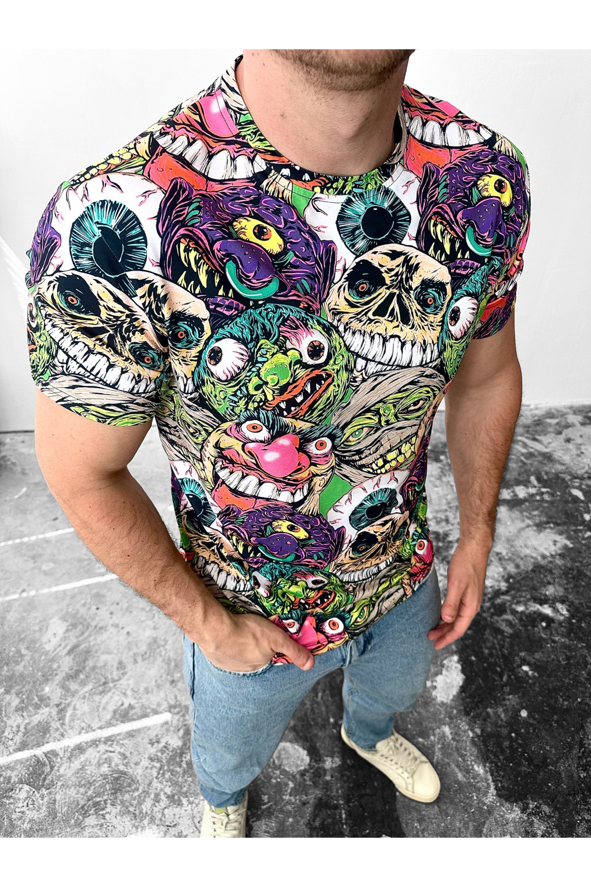 Трендова літня чоловіча футболка зі стильним дизайном