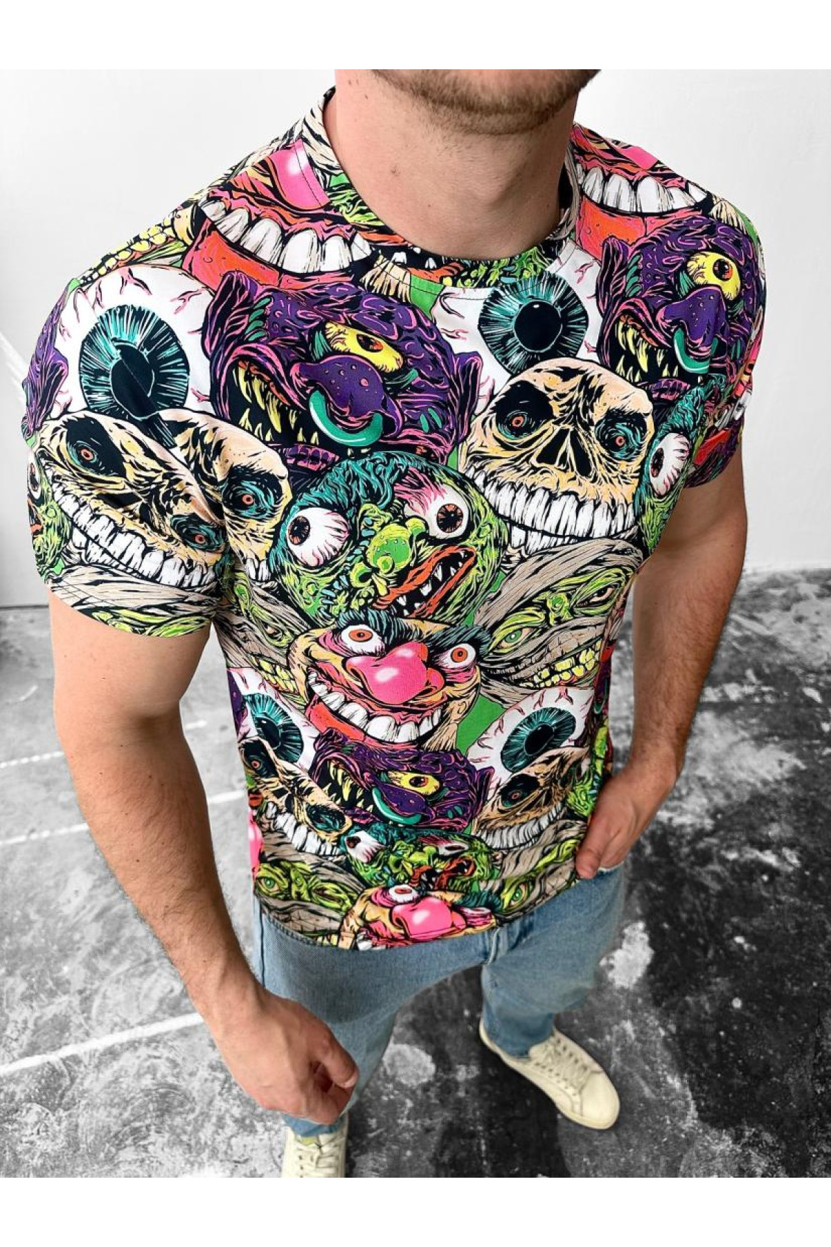 Трендова літня чоловіча футболка зі стильним дизайном